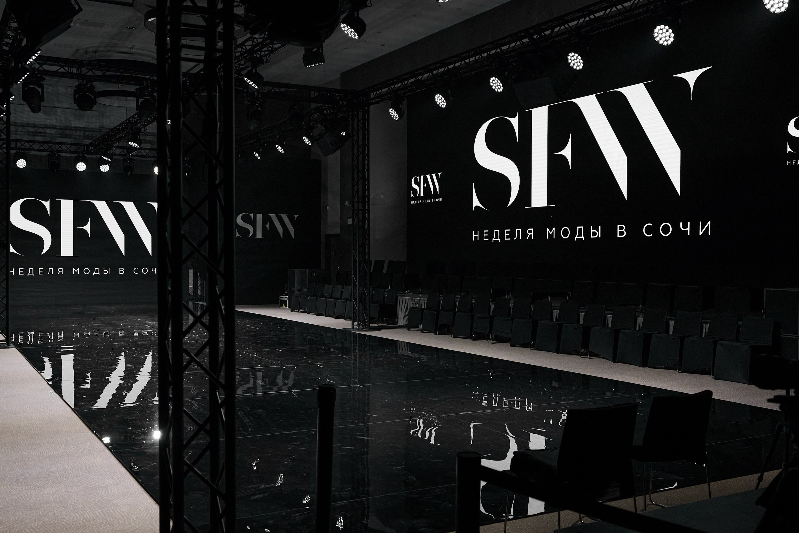 Sochi Fashion Week 2025. Гости. Дима Бабушкин. Фотограф. Подиум. Репортаж. Творчество. Дорого