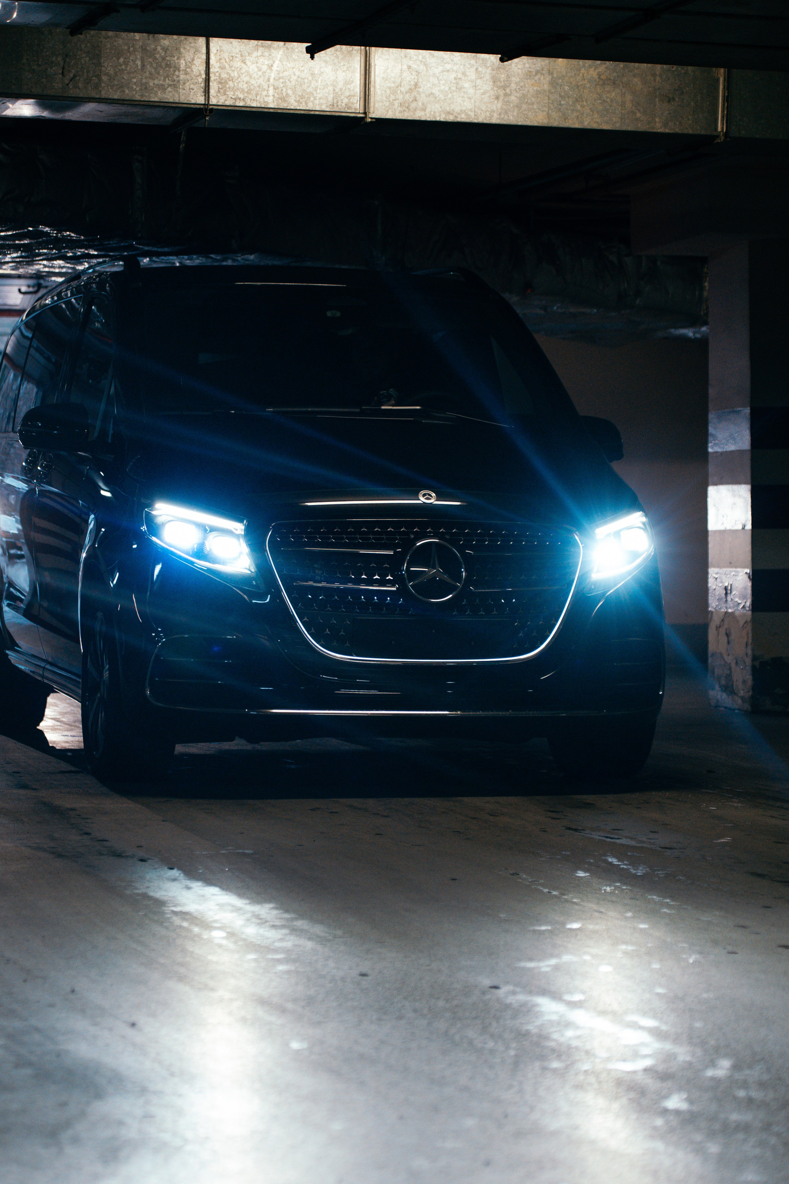 Triumph Car Services. Photographer based in moscow Peter Tchana