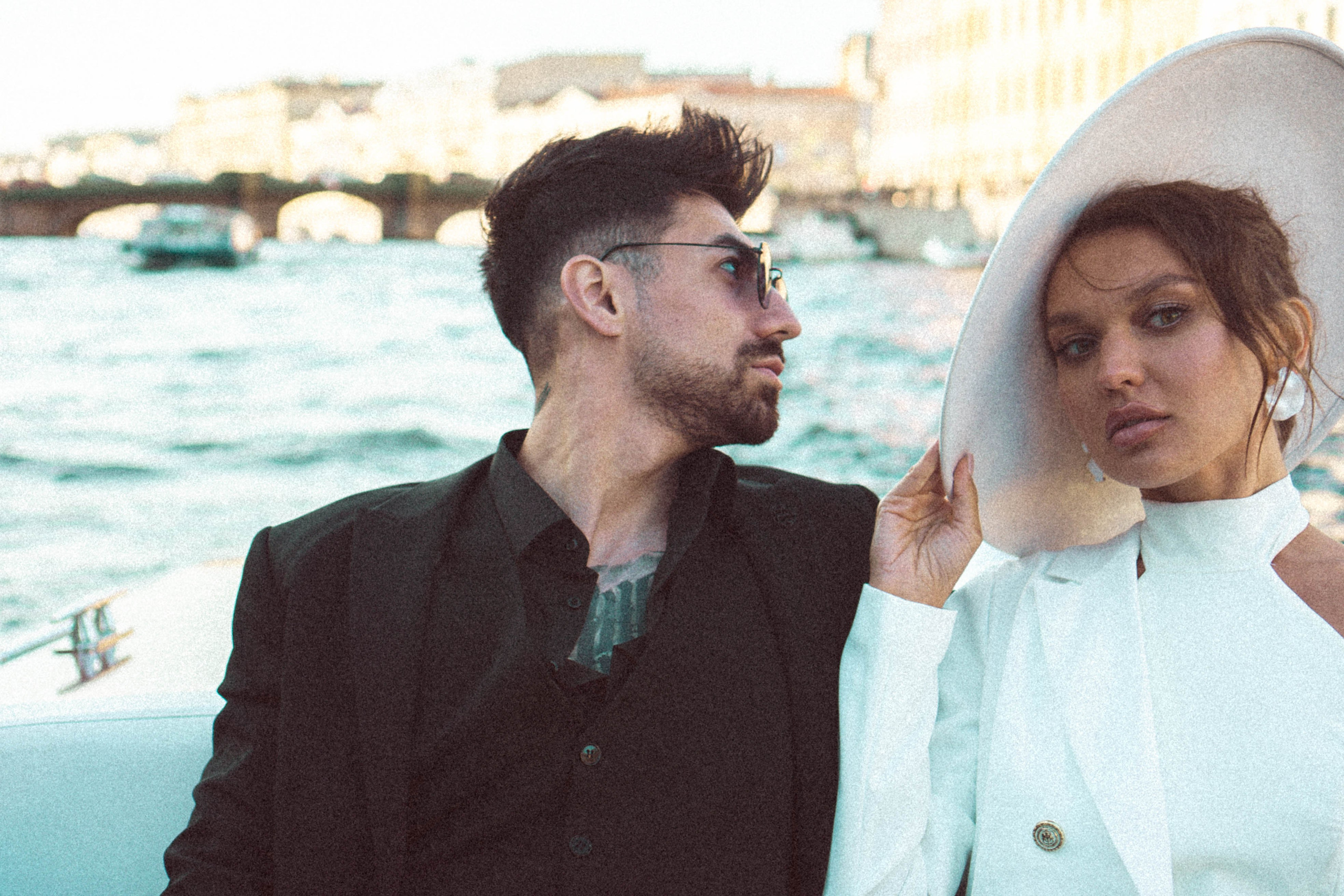 СВАДЕНБНАЯ СЬЕМКА НА КАТЕРЕ ПО КАНАЛАМ САНКТ-ПЕТЕРБУРГА И В АКВАТОРИИ НЕВЫ. Профессиональный фотограф, Санкт-Петербург — Виктория Богомолова