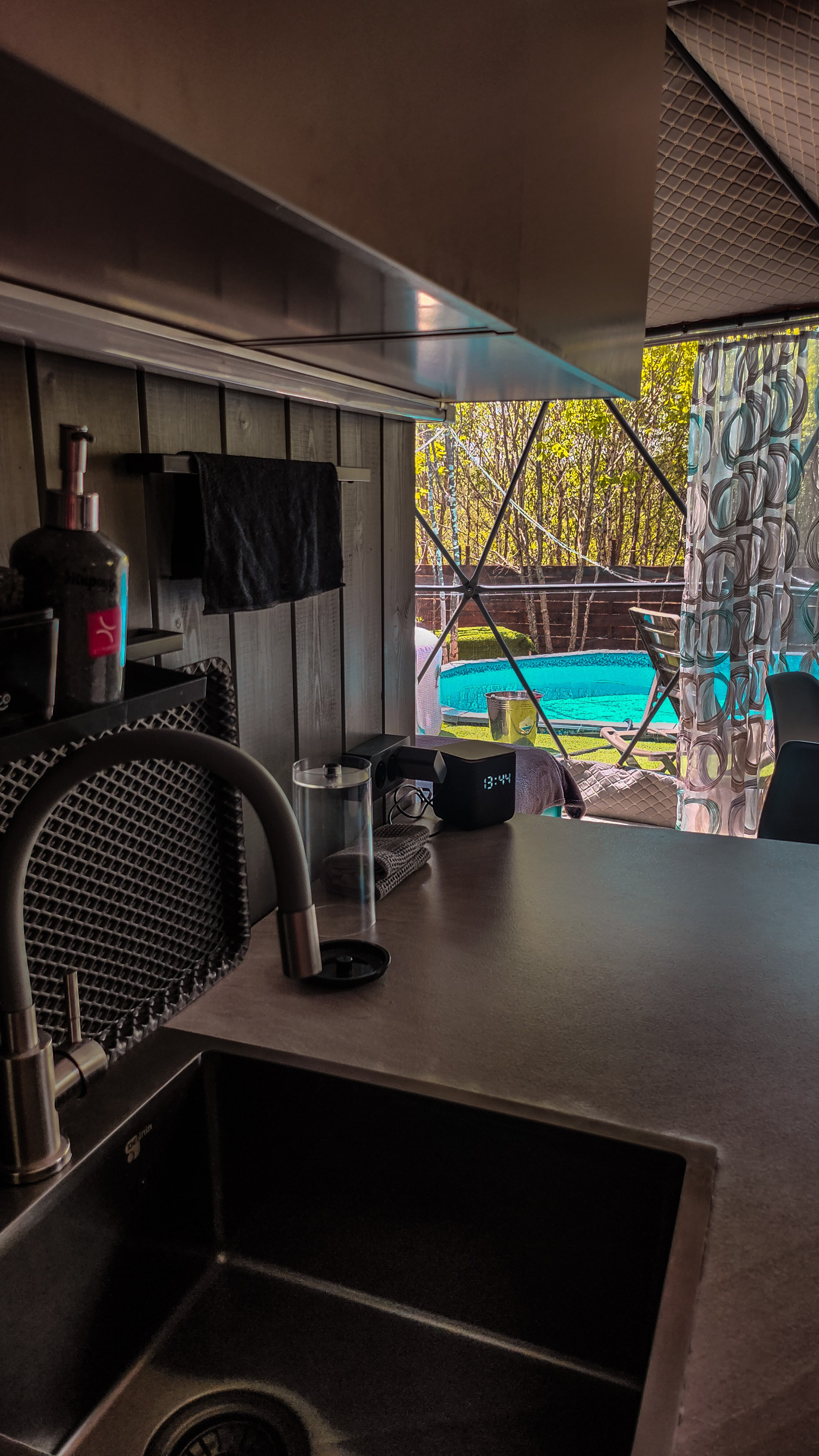 Геокупол фото. Вгости. Посуточная аренда дома во Владивостоке, баня с чаном. Теплый бассейн, геокупол. Аренда дома во Владивостоке, Надеждинском районе