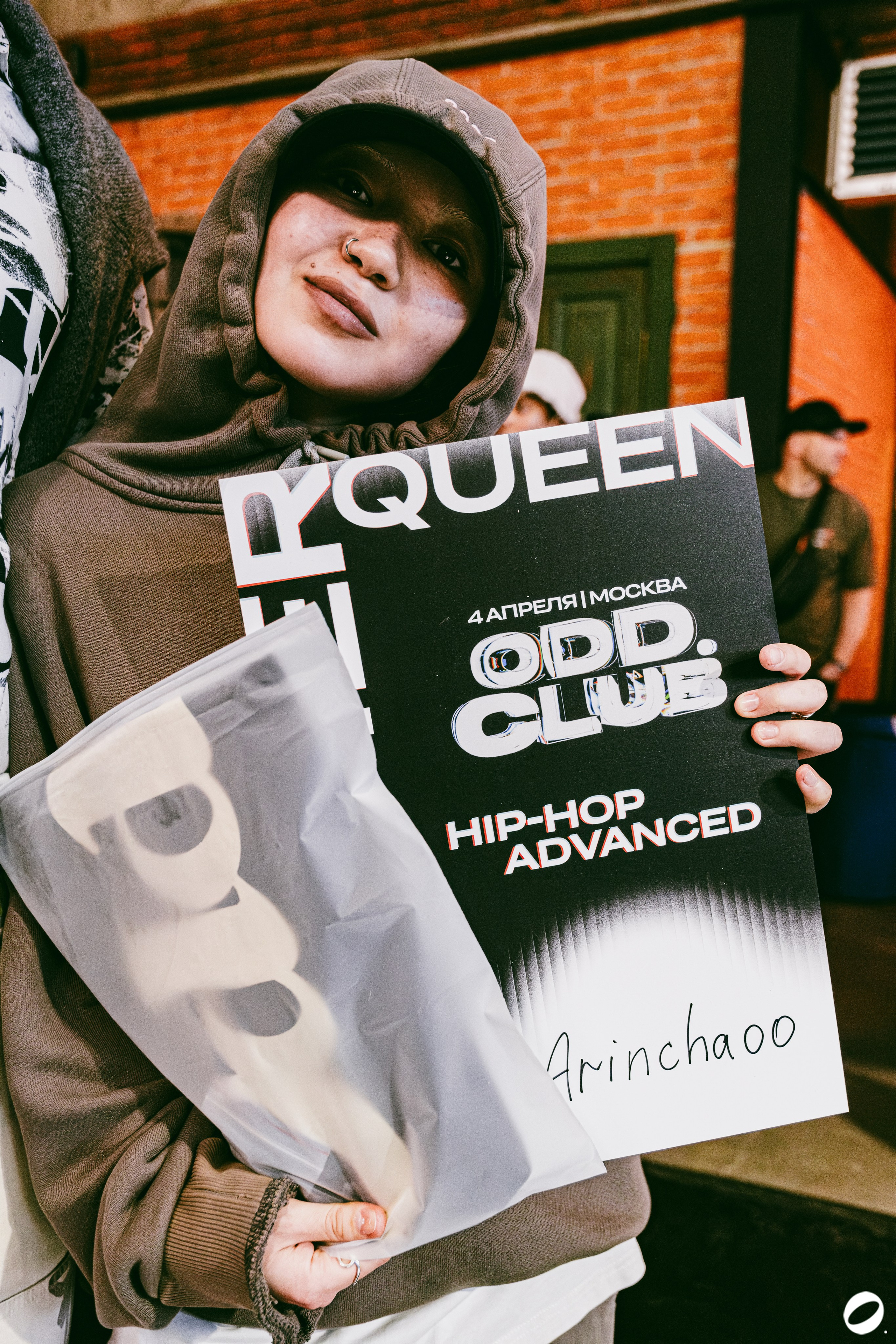 ODD.CLUB 04/04 (@youlovebu). Соня бу тебя сфоткала