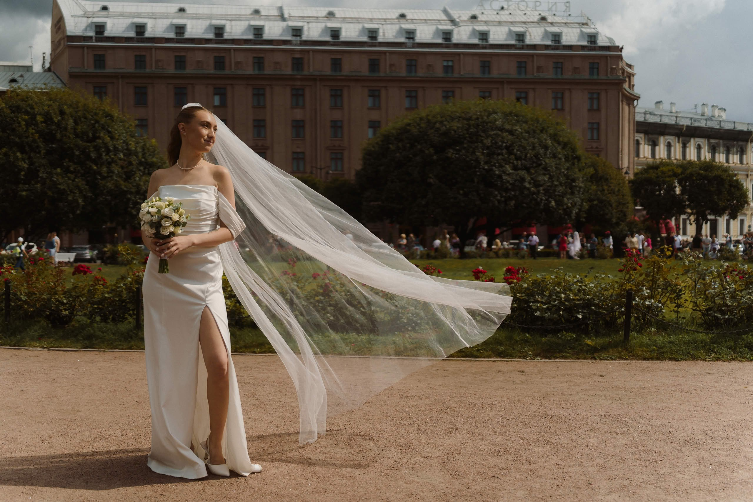 Анна и Илья — прогулка у Исаакия и банкет на руфтопе. Свадебный фотограф Дмитрий Родионов — Санкт-Петербург и Ленинградская область