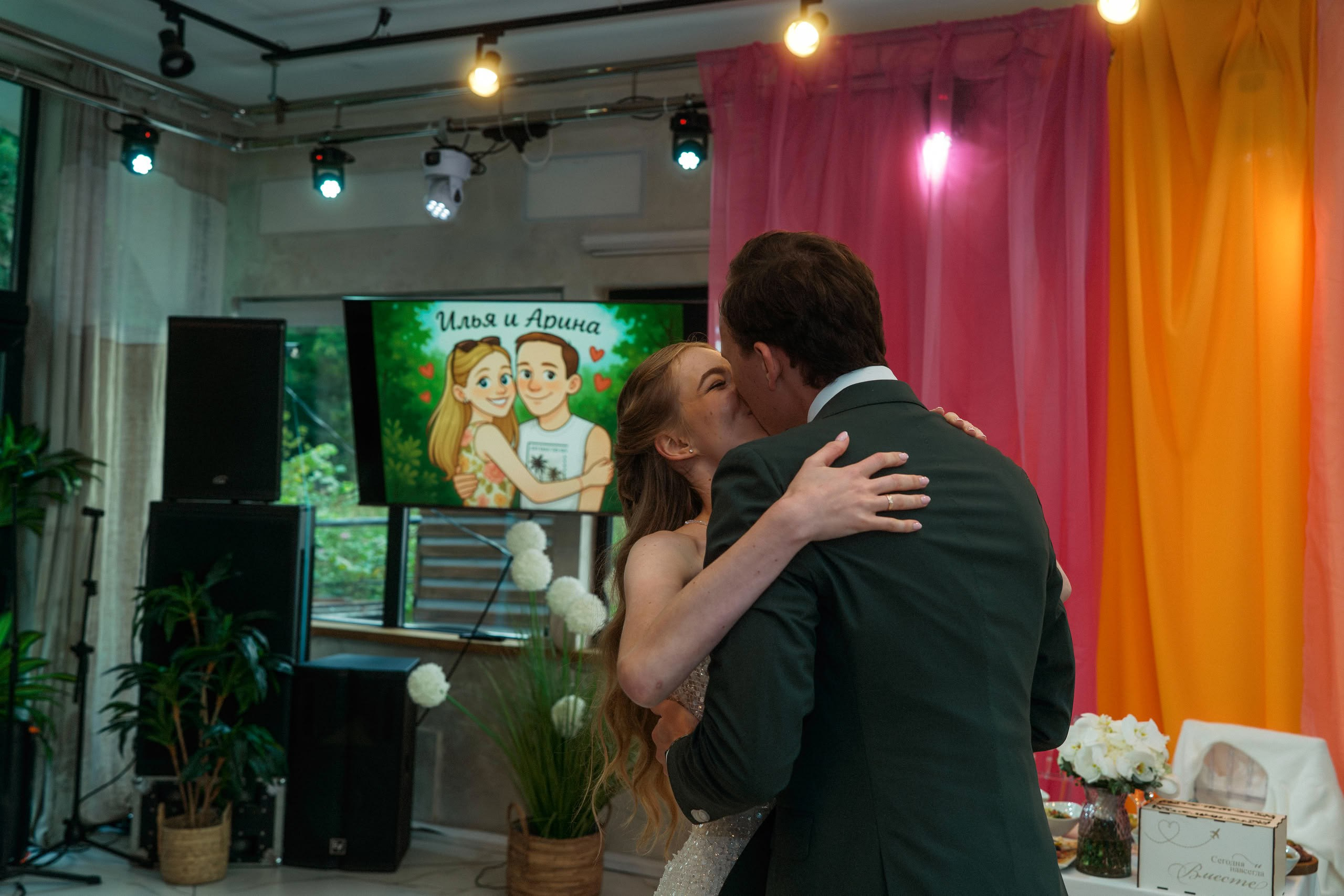 Арина и Илья — свадьба в Петербурге, цифра и плёнка. Свадебный фотограф Дмитрий Родионов — Санкт-Петербург и Ленинградская область