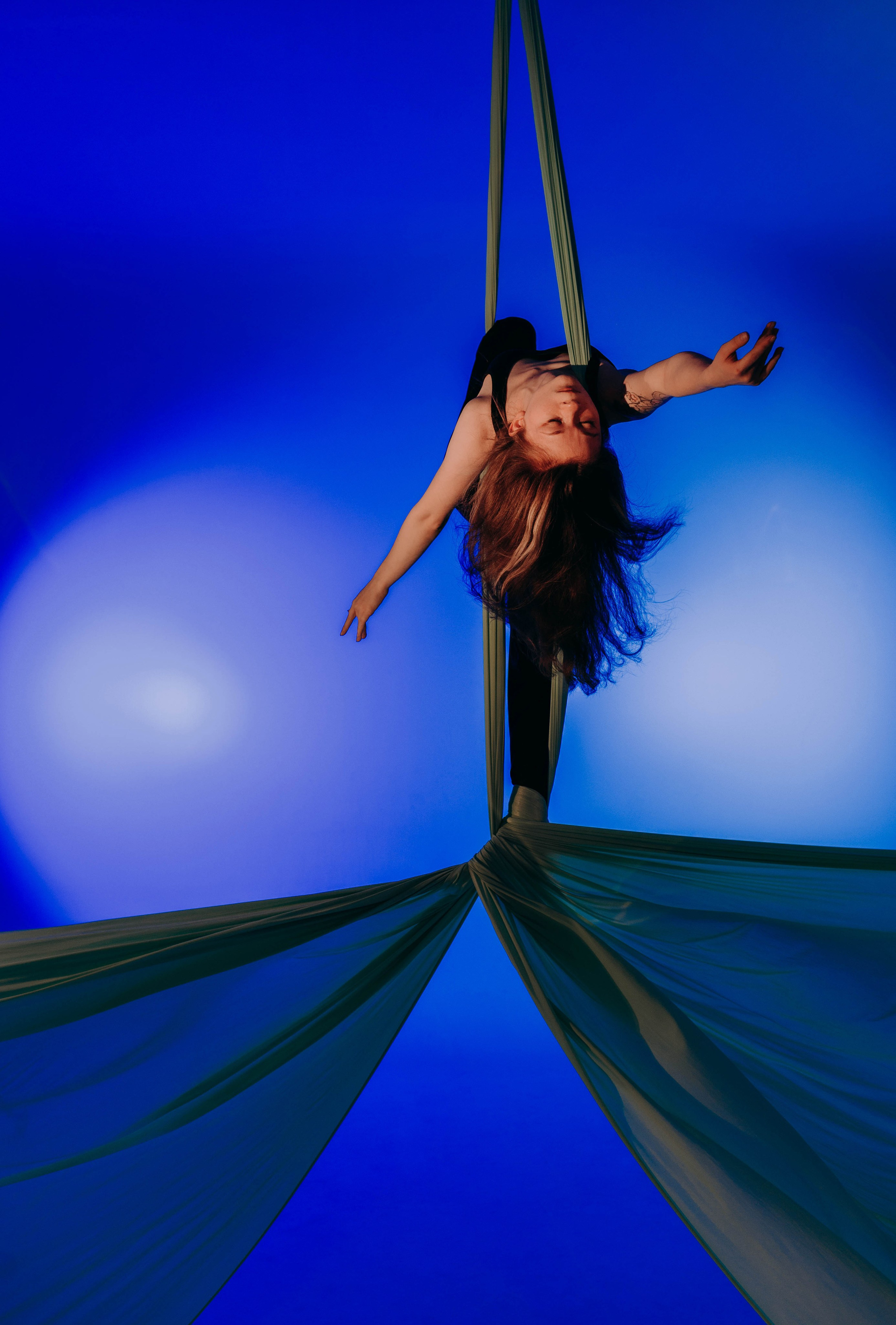 Фотосессия танцоров СПБ, фотосъемка для танцевальной школы Санкт-Петербург, танцевальная фотосессия СПб, фотосъемка танцевального коллектива. Танцевальная студия "Dance stars". Фотосессия с цветным светом СПб, фотосессия воздушных гимнасток