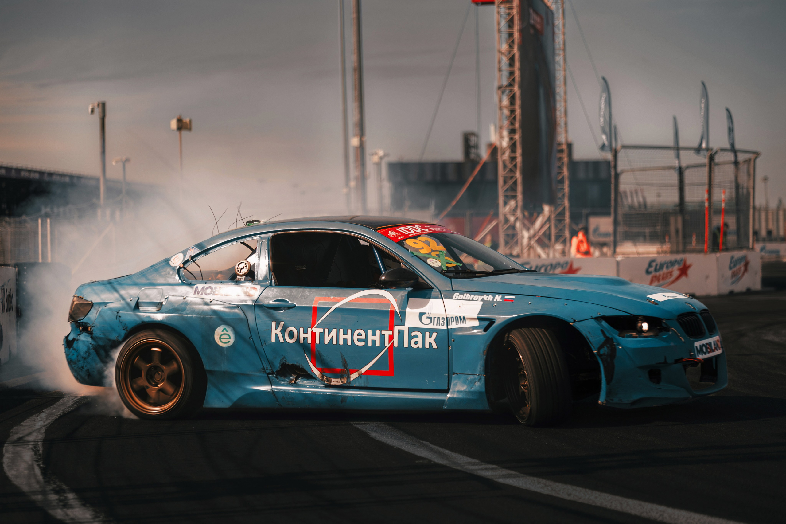 IDDC Этап 2: Бетонный Колизей и блогеры в деле