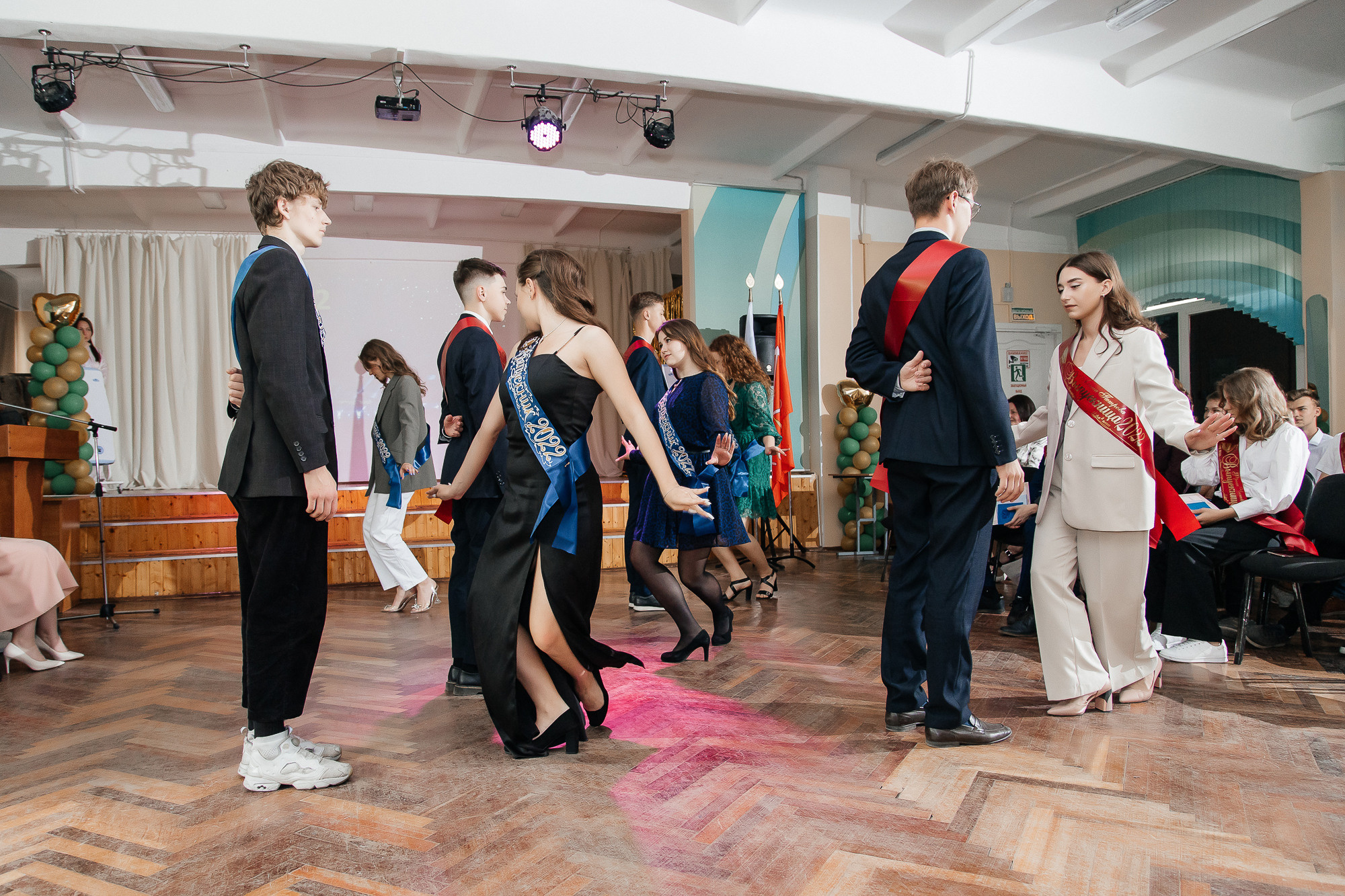 101 лицей — Вручение аттестатов (23 июня 2022). Свадебный и семейный фотограф Крамар Наталья