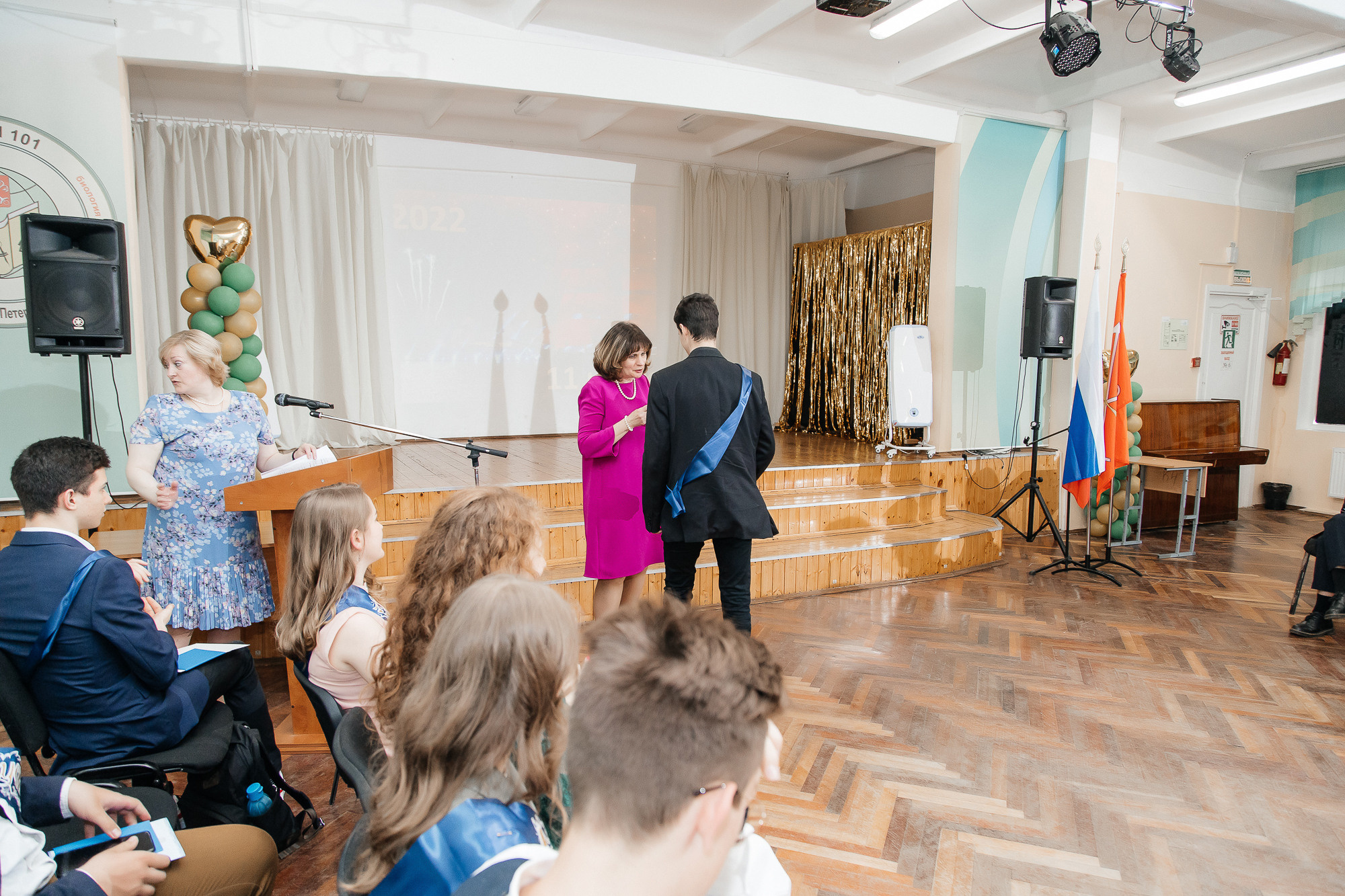 101 лицей — Вручение аттестатов (23 июня 2022). Свадебный и семейный фотограф Крамар Наталья