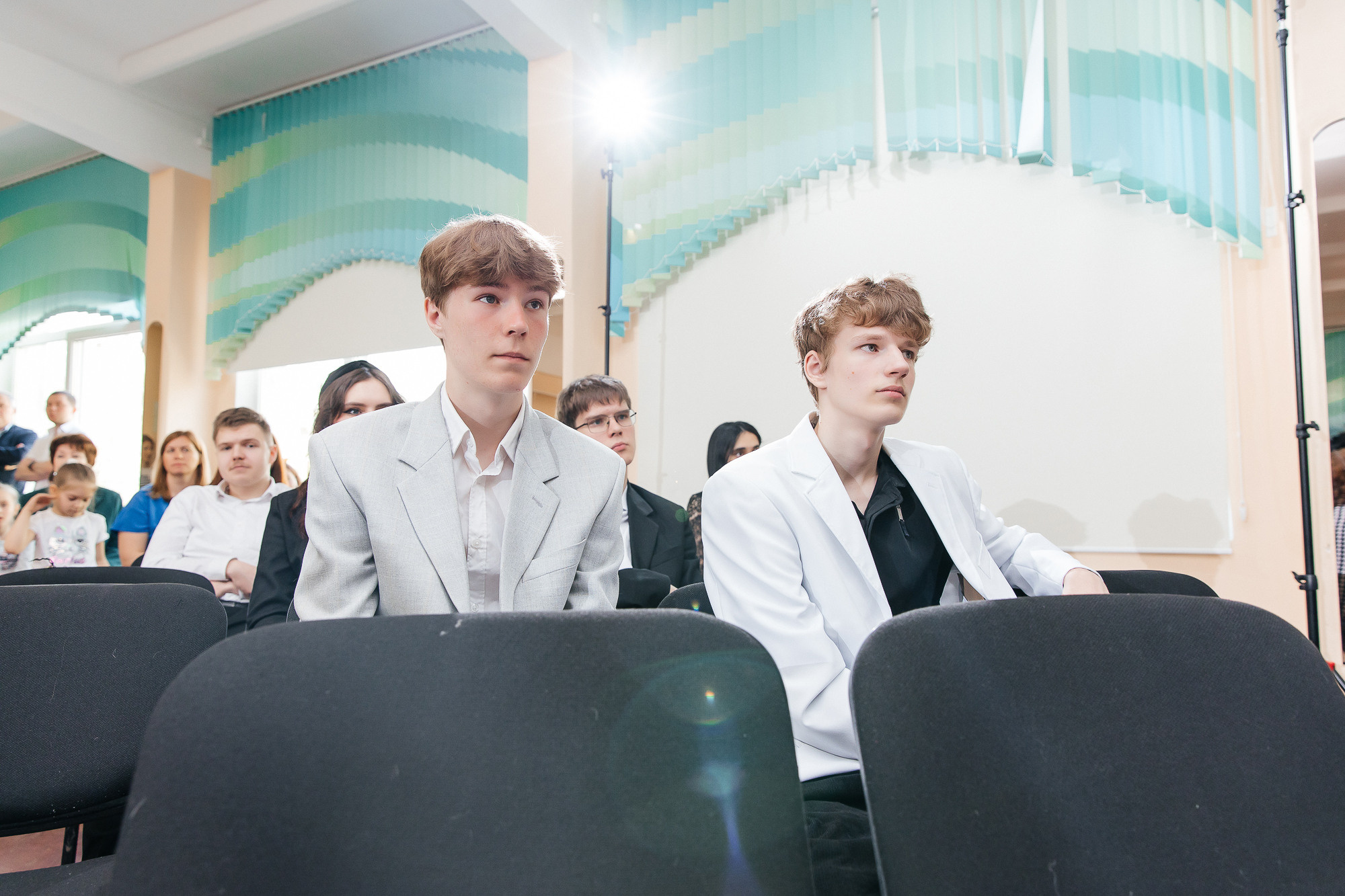 101 лицей — Последний звонок (25 мая 2022). Свадебный и семейный фотограф Крамар Наталья