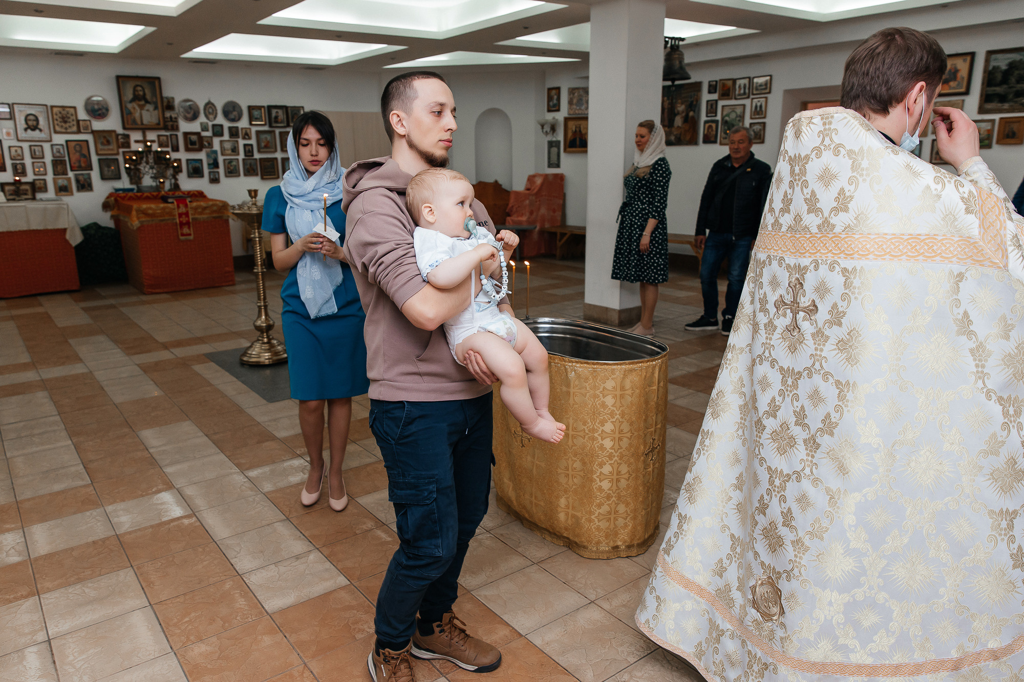 Таинство крещения Максима (21 мая 2022). Свадебный и семейный фотограф Крамар Наталья