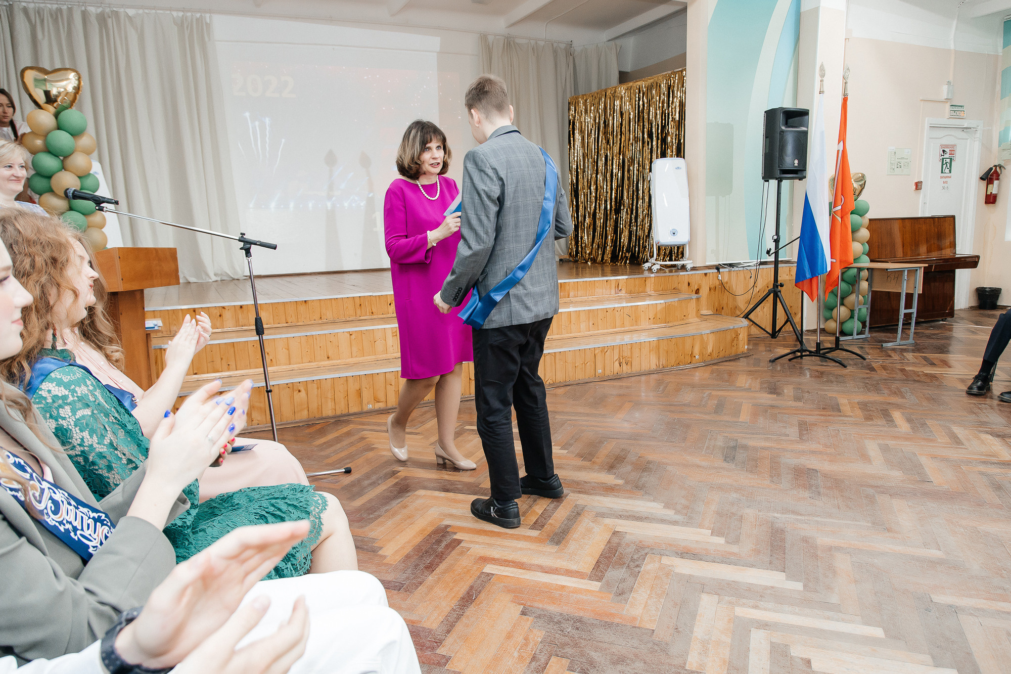 101 лицей — Вручение аттестатов (23 июня 2022). Свадебный и семейный фотограф Крамар Наталья