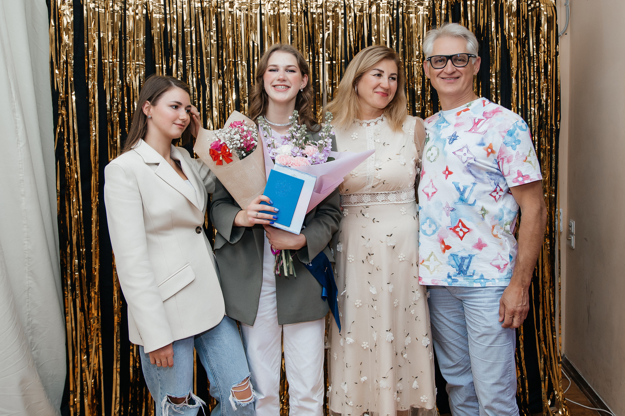 101 лицей — Вручение аттестатов (23 июня 2022). Свадебный и семейный фотограф Крамар Наталья