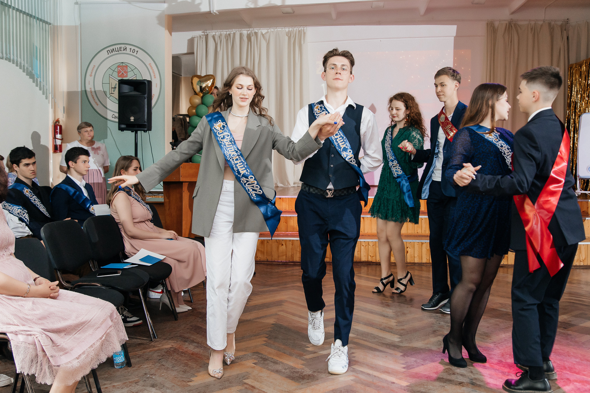 101 лицей — Вручение аттестатов (23 июня 2022). Свадебный и семейный фотограф Крамар Наталья