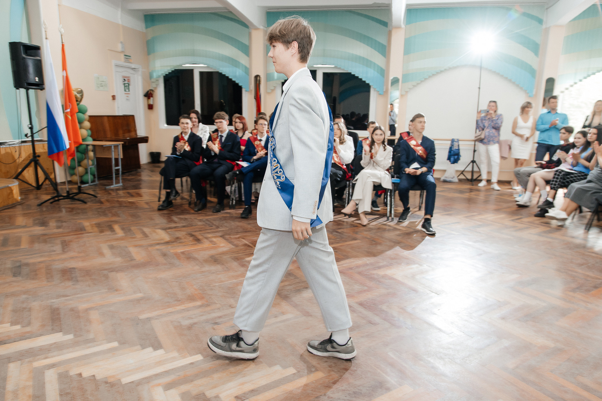 101 лицей — Вручение аттестатов (23 июня 2022). Свадебный и семейный фотограф Крамар Наталья