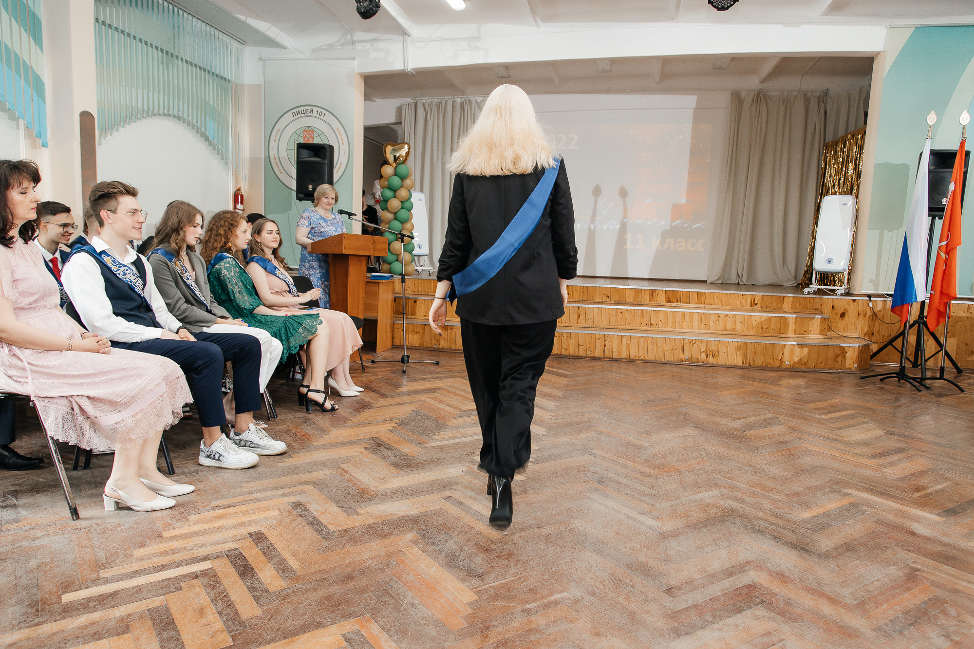 101 лицей — Вручение аттестатов (23 июня 2022). Свадебный и семейный фотограф Крамар Наталья