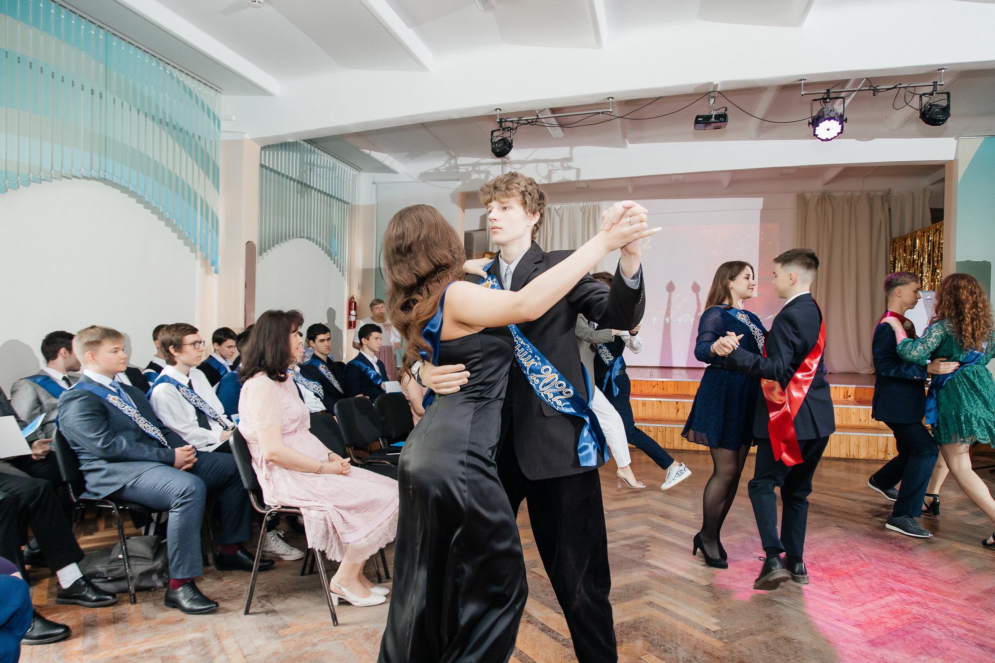 101 лицей — Вручение аттестатов (23 июня 2022). Свадебный и семейный фотограф Крамар Наталья