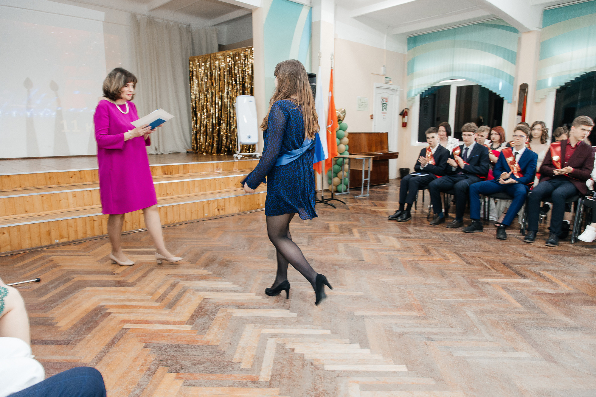 101 лицей — Вручение аттестатов (23 июня 2022). Свадебный и семейный фотограф Крамар Наталья