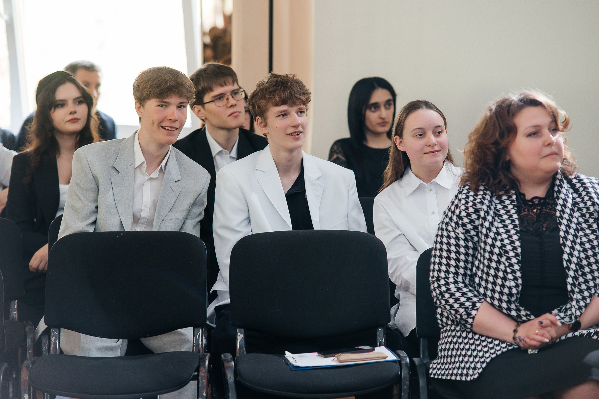 101 лицей — Последний звонок (25 мая 2022). Свадебный и семейный фотограф Крамар Наталья