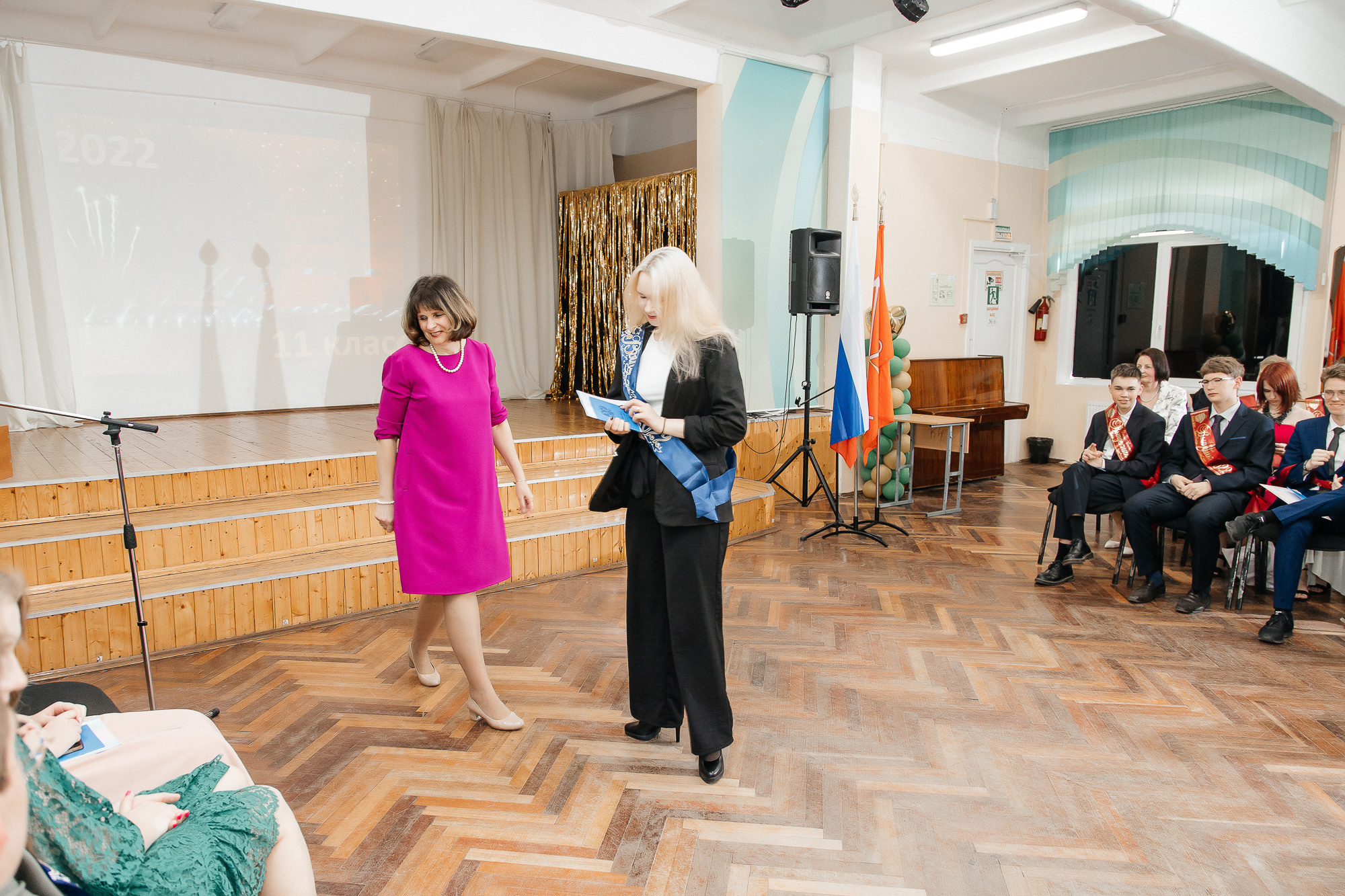 101 лицей — Вручение аттестатов (23 июня 2022). Свадебный и семейный фотограф Крамар Наталья