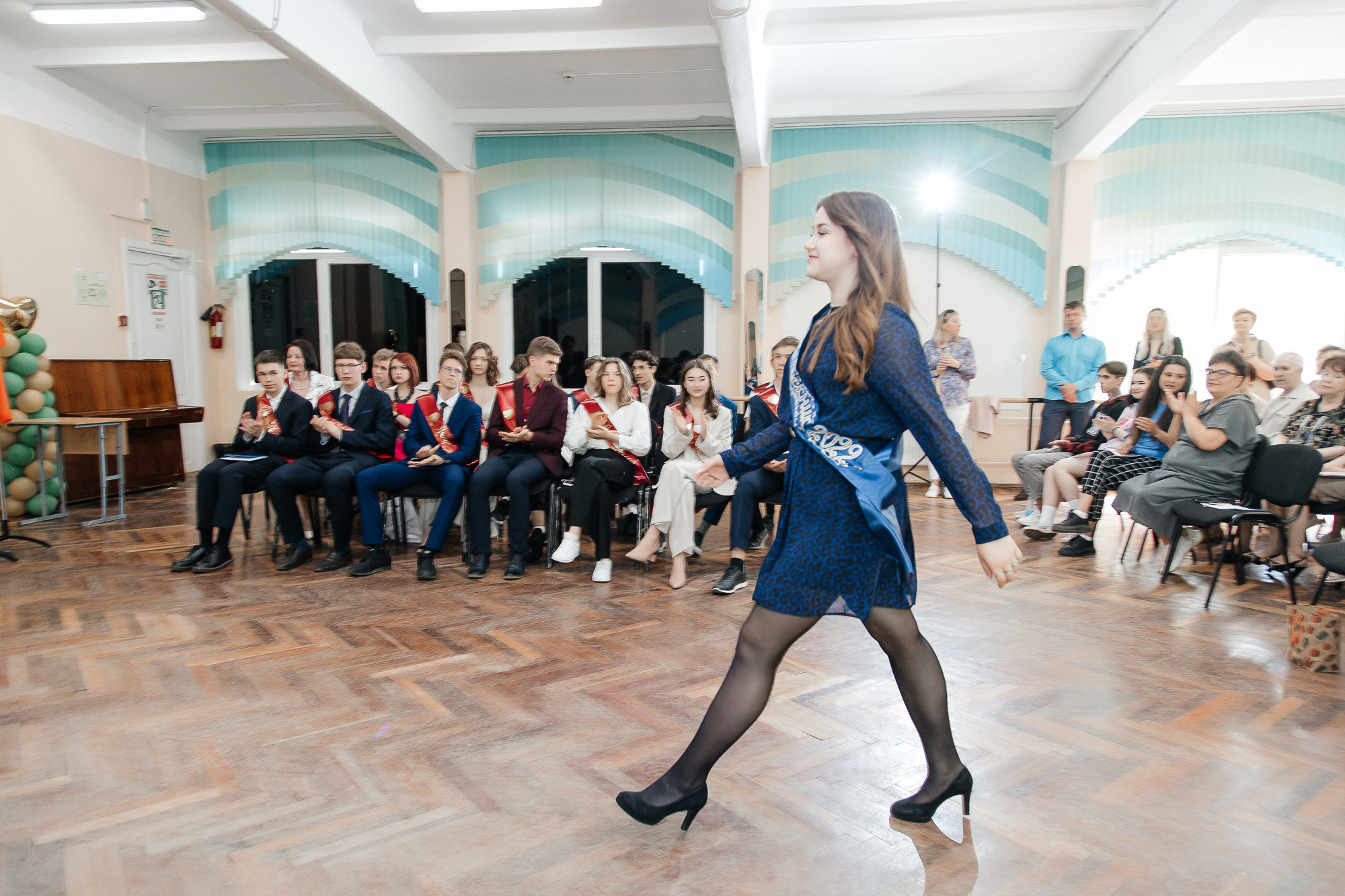 101 лицей — Вручение аттестатов (23 июня 2022). Свадебный и семейный фотограф Крамар Наталья