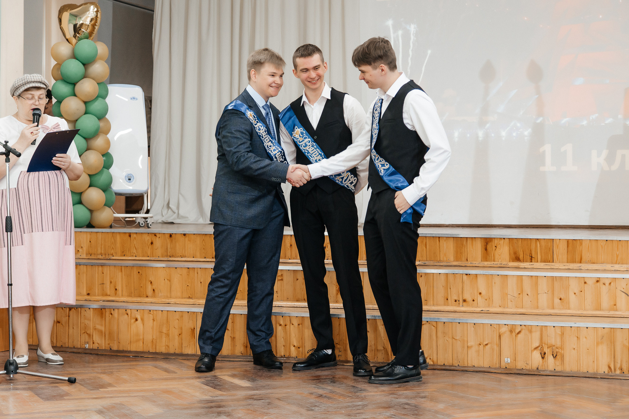 101 лицей — Вручение аттестатов (23 июня 2022). Свадебный и семейный фотограф Крамар Наталья