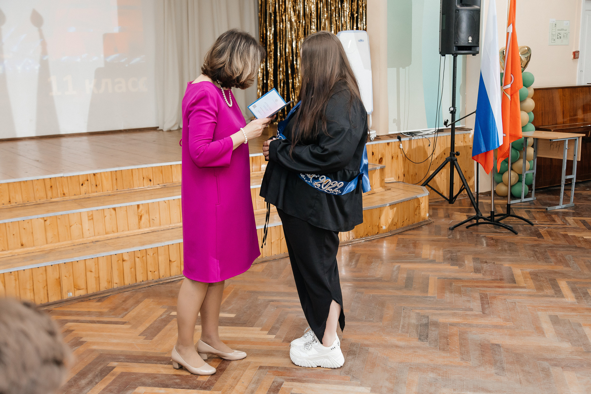 101 лицей — Вручение аттестатов (23 июня 2022). Свадебный и семейный фотограф Крамар Наталья