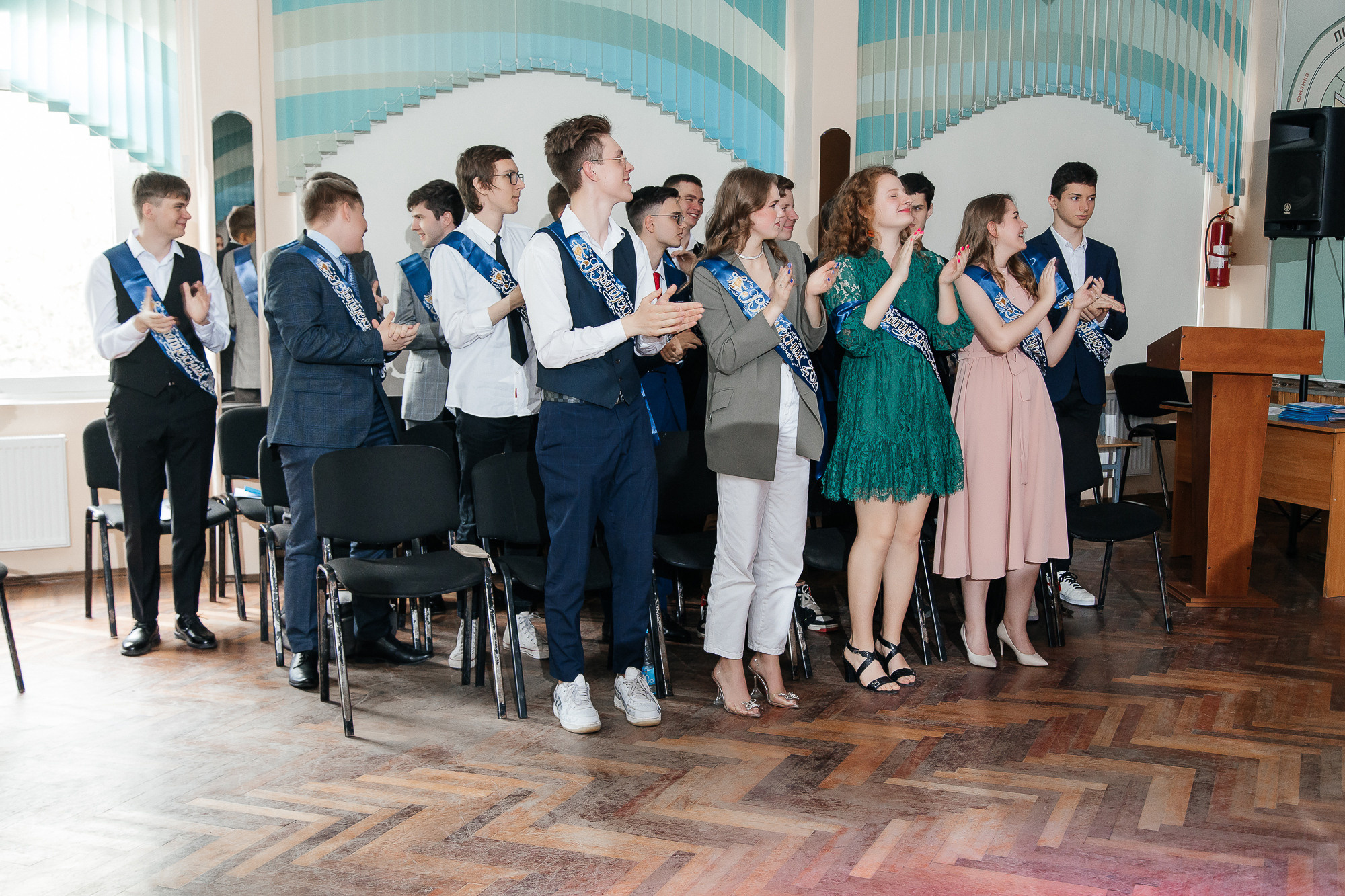 101 лицей — Вручение аттестатов (23 июня 2022). Свадебный и семейный фотограф Крамар Наталья