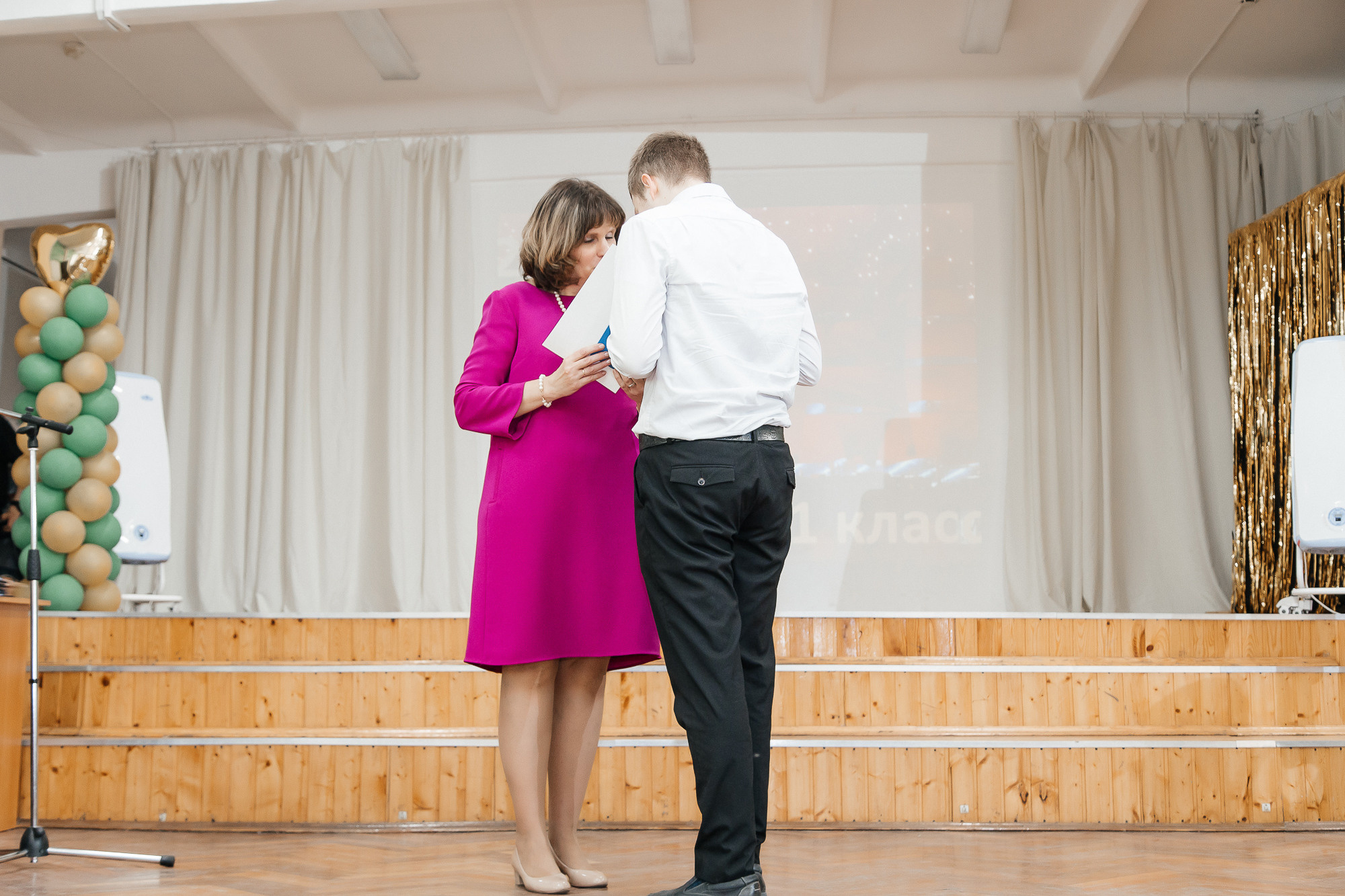 101 лицей — Вручение аттестатов (23 июня 2022). Свадебный и семейный фотограф Крамар Наталья