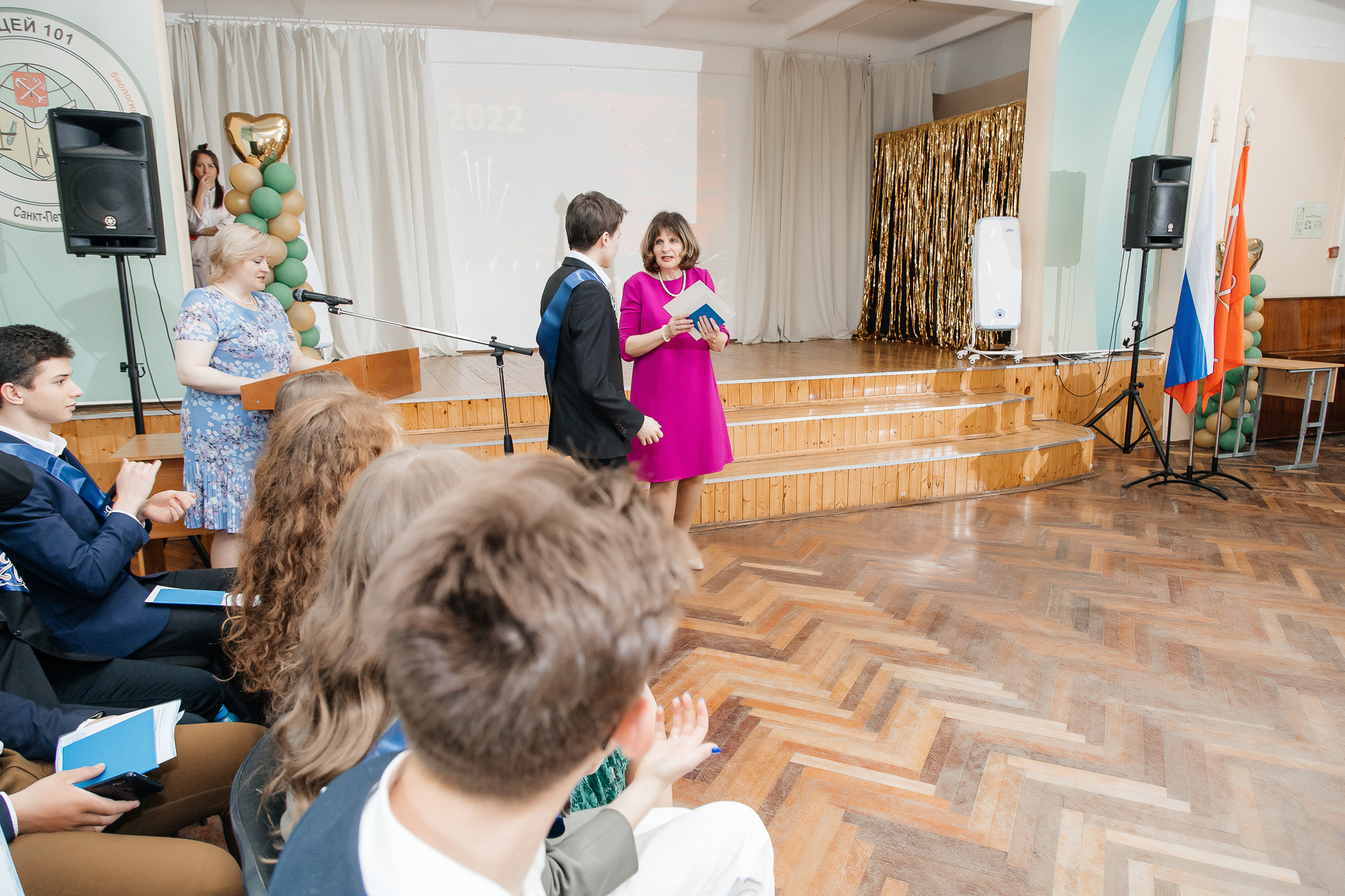 101 лицей — Вручение аттестатов (23 июня 2022). Свадебный и семейный фотограф Крамар Наталья
