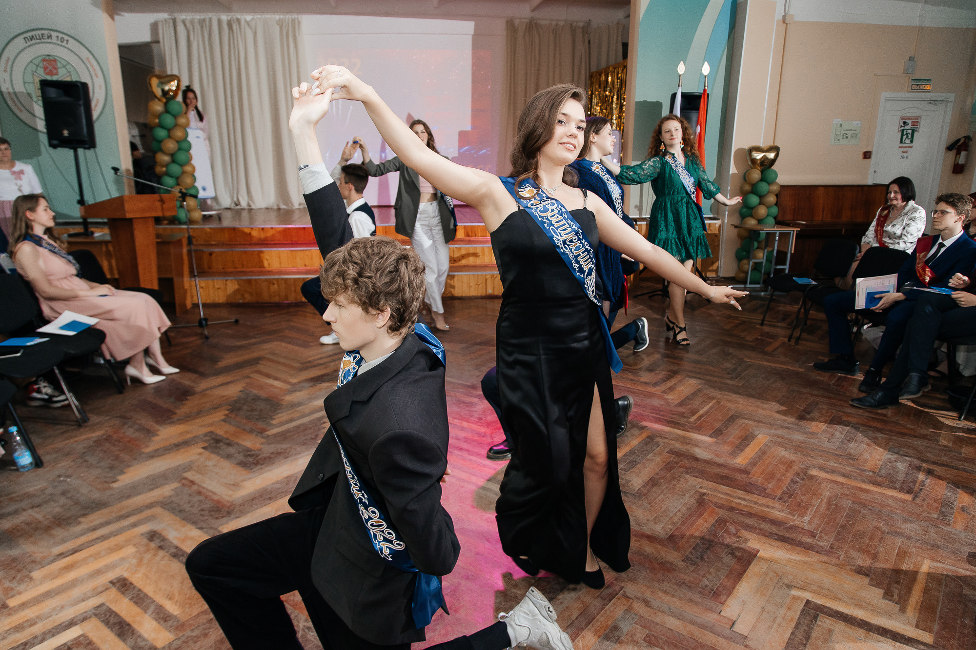 101 лицей — Вручение аттестатов (23 июня 2022). Свадебный и семейный фотограф Крамар Наталья