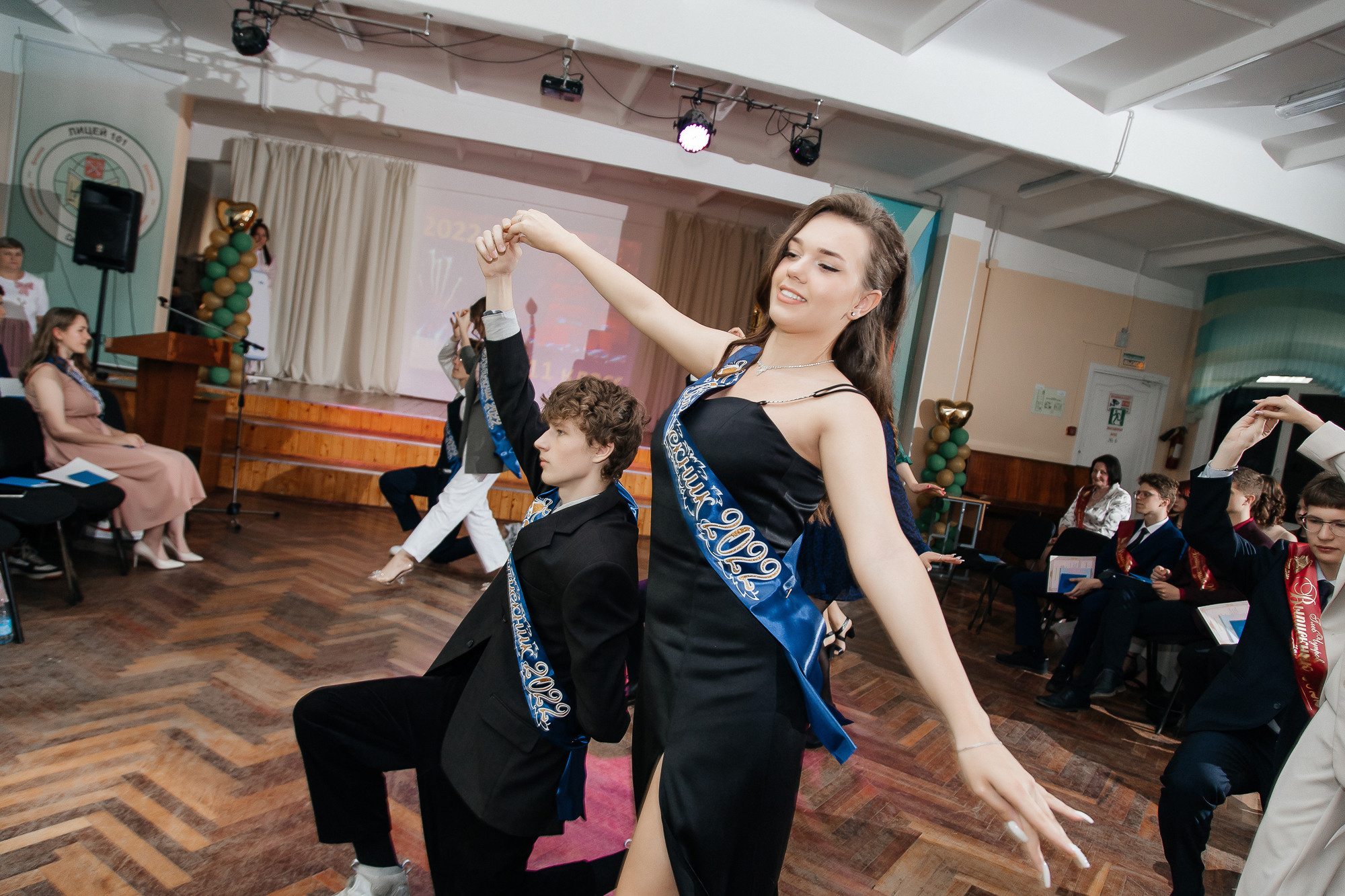 101 лицей — Вручение аттестатов (23 июня 2022). Свадебный и семейный фотограф Крамар Наталья