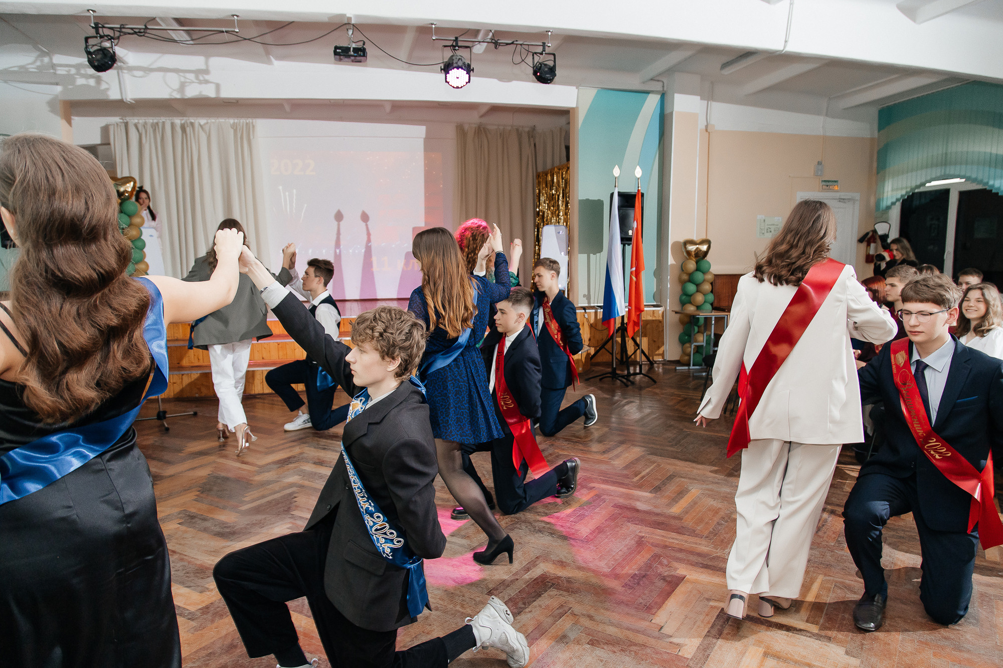 101 лицей — Вручение аттестатов (23 июня 2022). Свадебный и семейный фотограф Крамар Наталья