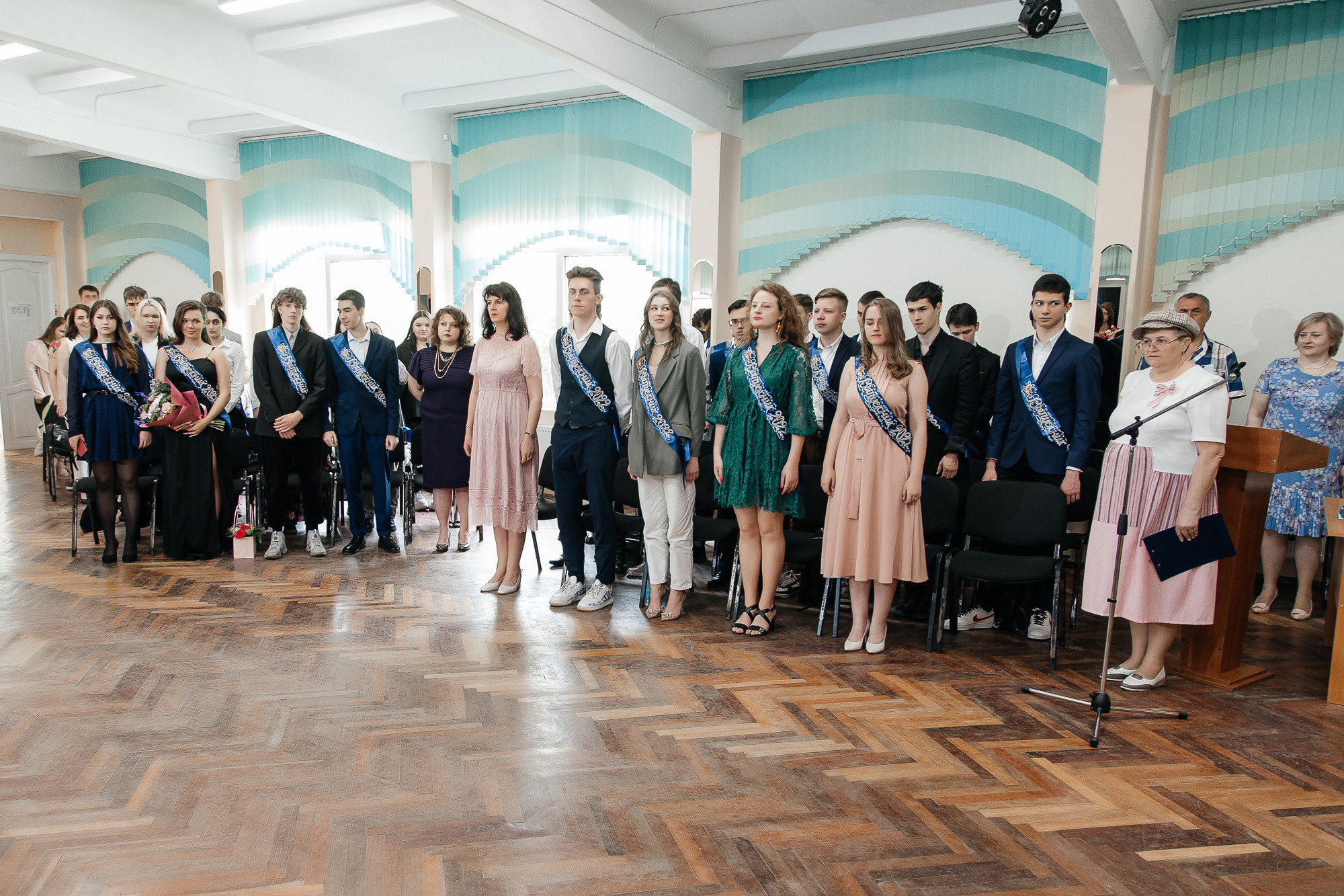 101 лицей — Вручение аттестатов (23 июня 2022). Свадебный и семейный фотограф Крамар Наталья