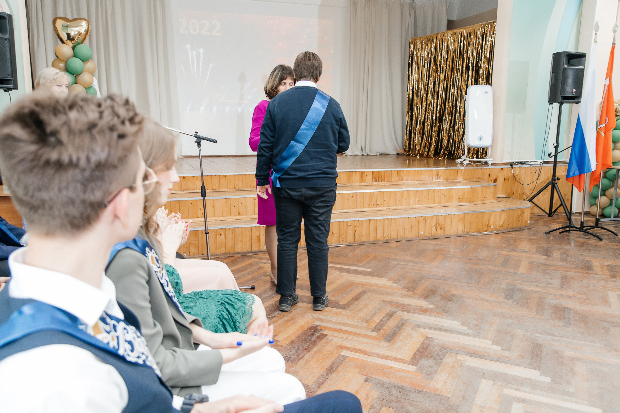 101 лицей — Вручение аттестатов (23 июня 2022). Свадебный и семейный фотограф Крамар Наталья