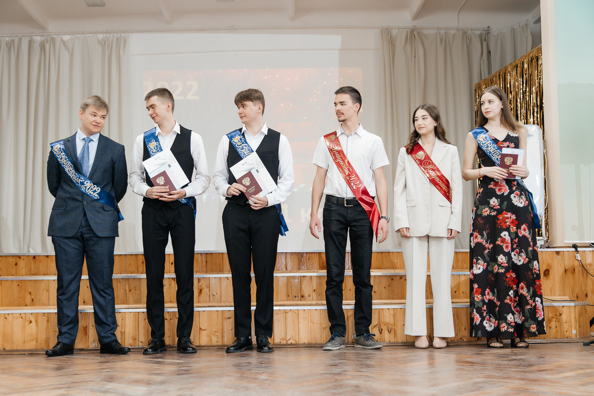 101 лицей — Вручение аттестатов (23 июня 2022). Свадебный и семейный фотограф Крамар Наталья