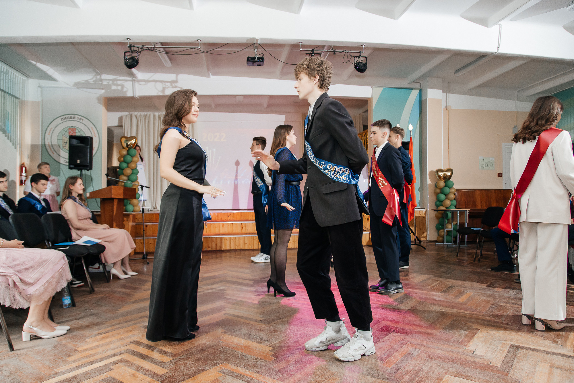 101 лицей — Вручение аттестатов (23 июня 2022). Свадебный и семейный фотограф Крамар Наталья