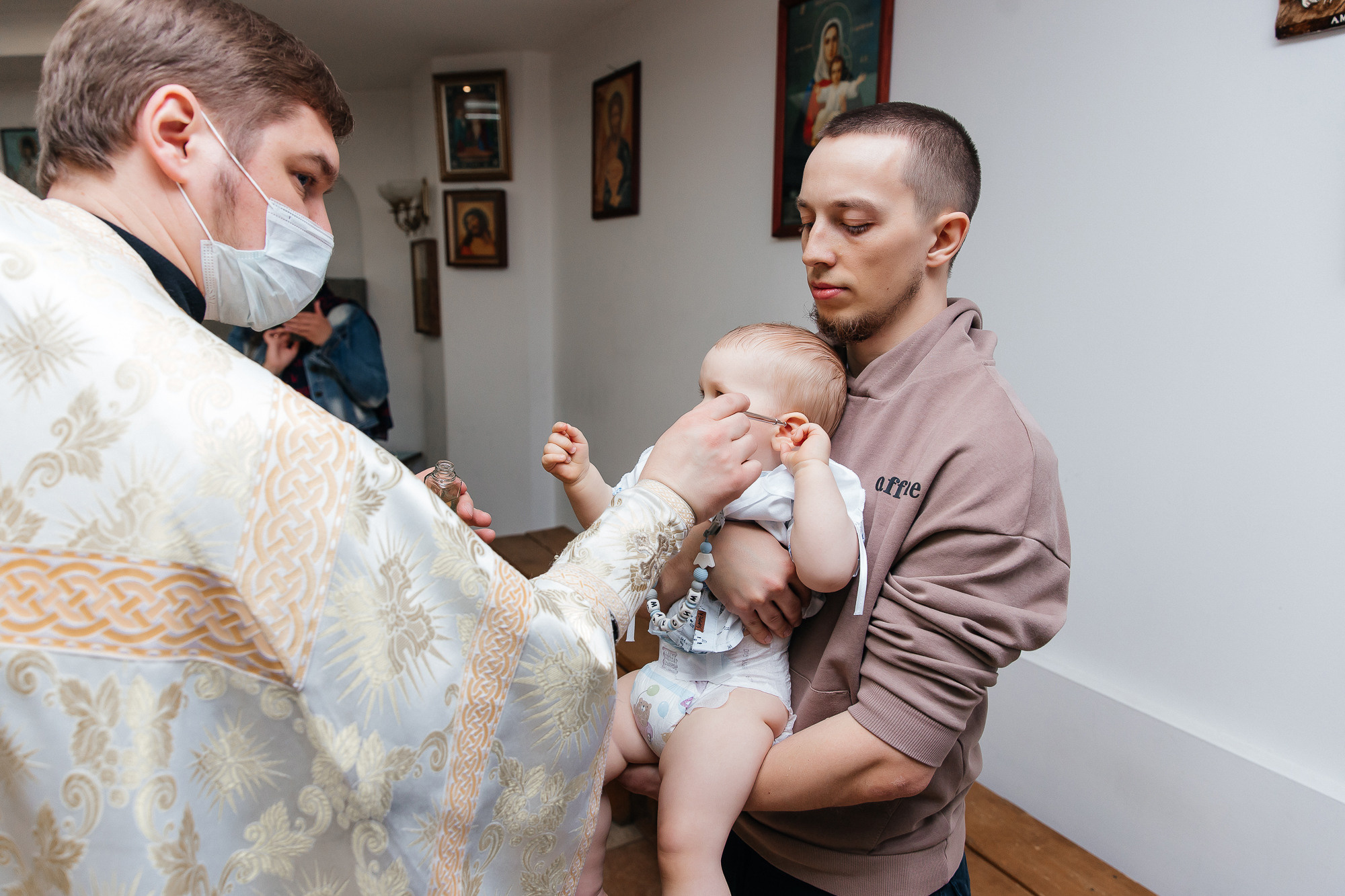 Таинство крещения Максима (21 мая 2022). Свадебный и семейный фотограф Крамар Наталья