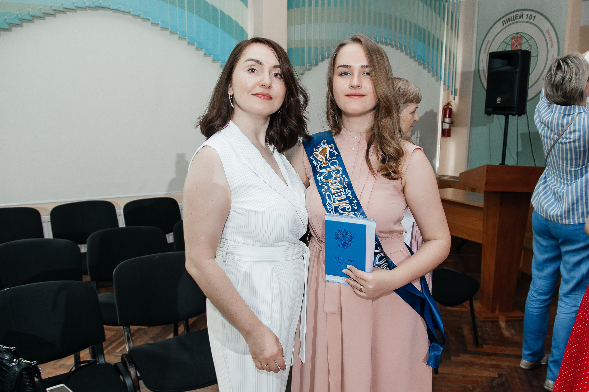 101 лицей — Вручение аттестатов (23 июня 2022). Свадебный и семейный фотограф Крамар Наталья