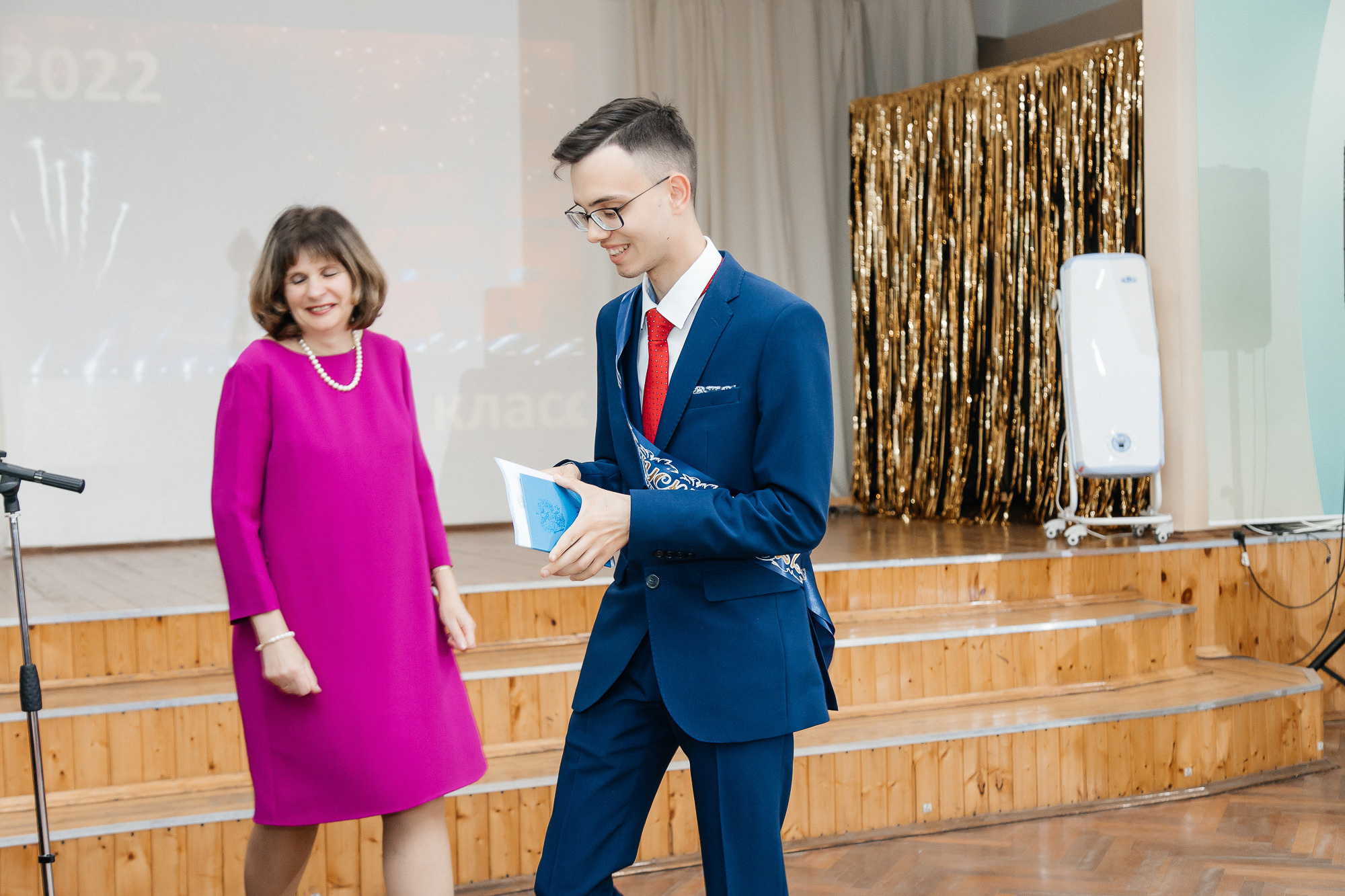 101 лицей — Вручение аттестатов (23 июня 2022). Свадебный и семейный фотограф Крамар Наталья