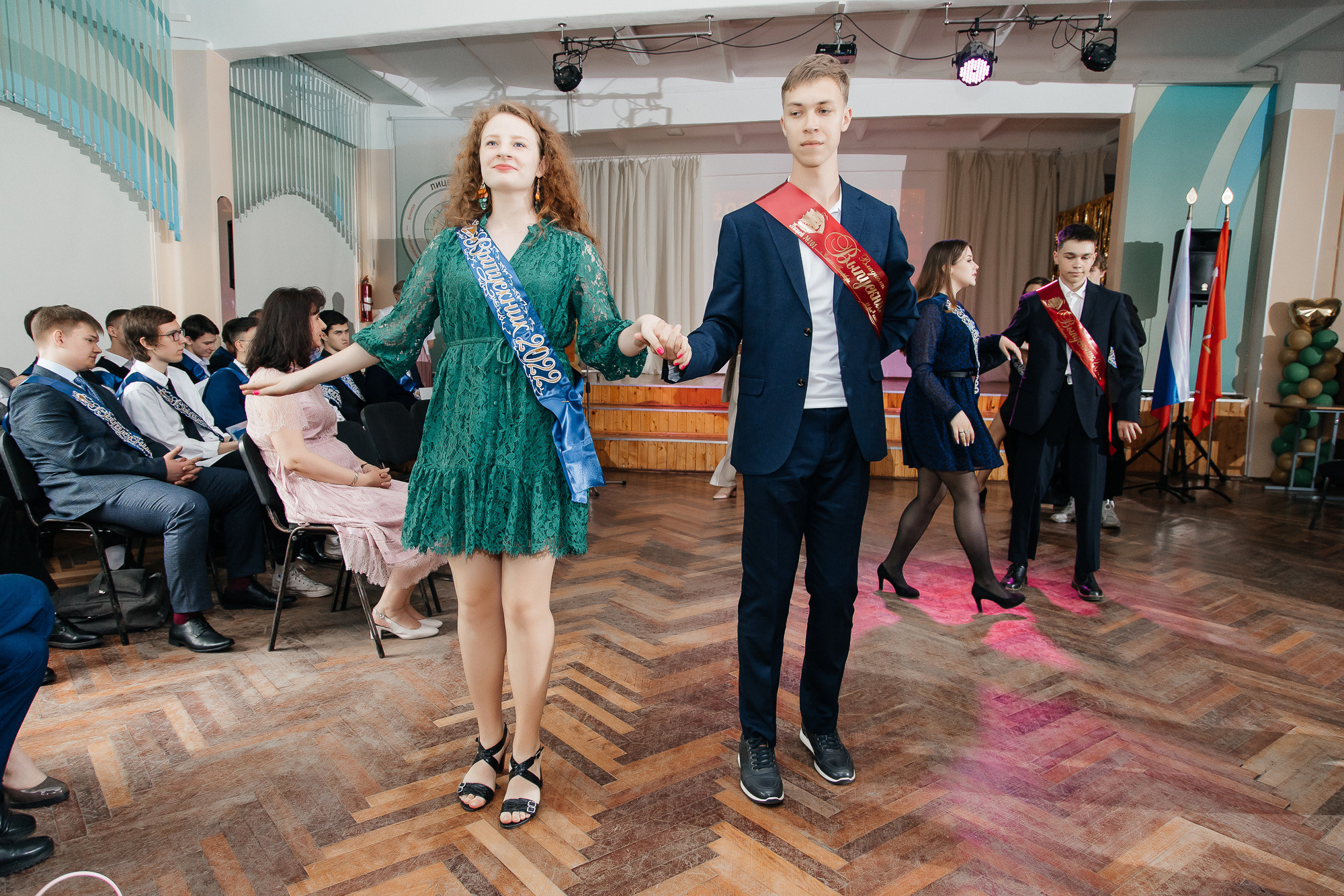 101 лицей — Вручение аттестатов (23 июня 2022). Свадебный и семейный фотограф Крамар Наталья