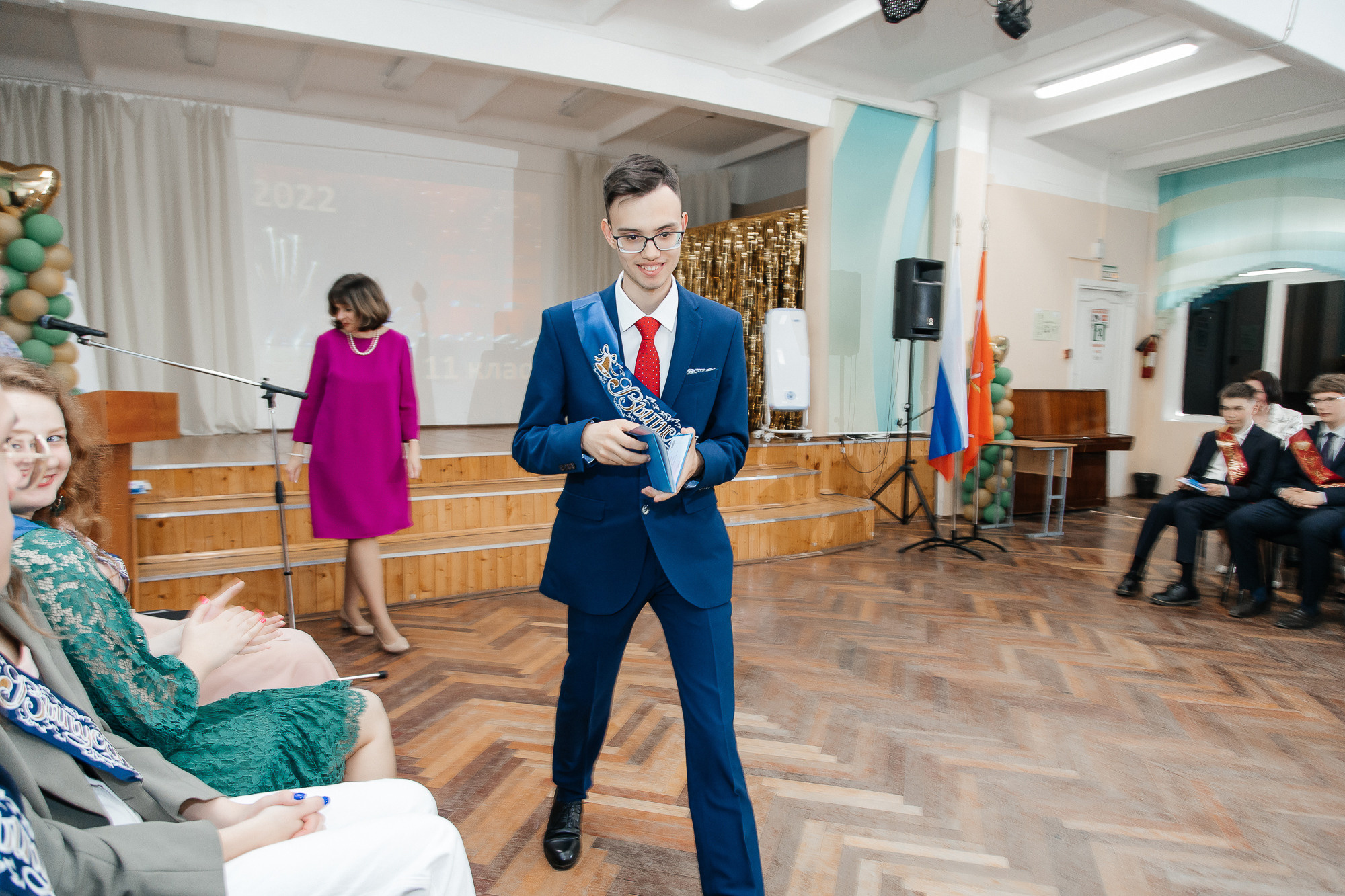 101 лицей — Вручение аттестатов (23 июня 2022). Свадебный и семейный фотограф Крамар Наталья