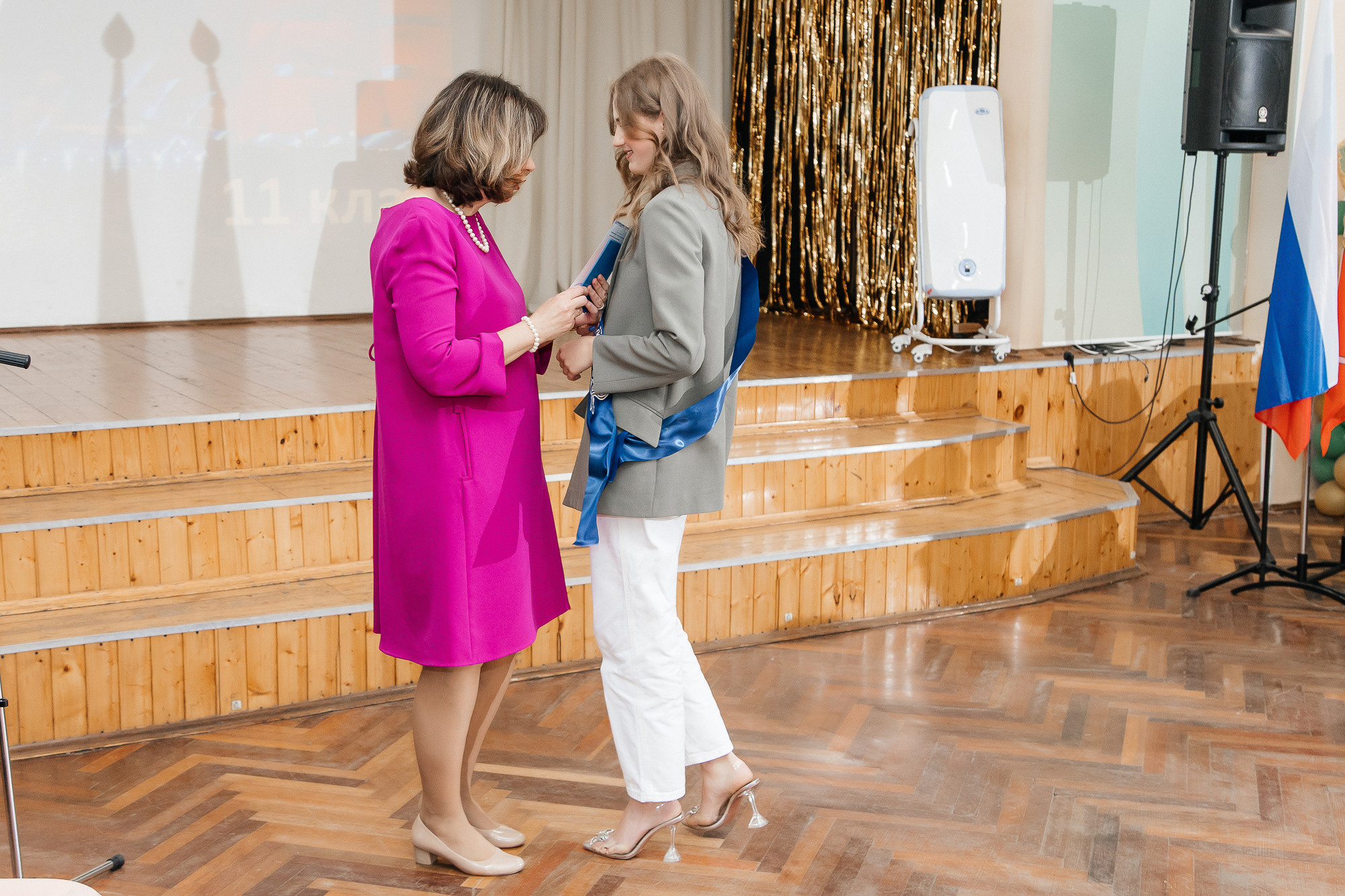 101 лицей — Вручение аттестатов (23 июня 2022). Свадебный и семейный фотограф Крамар Наталья