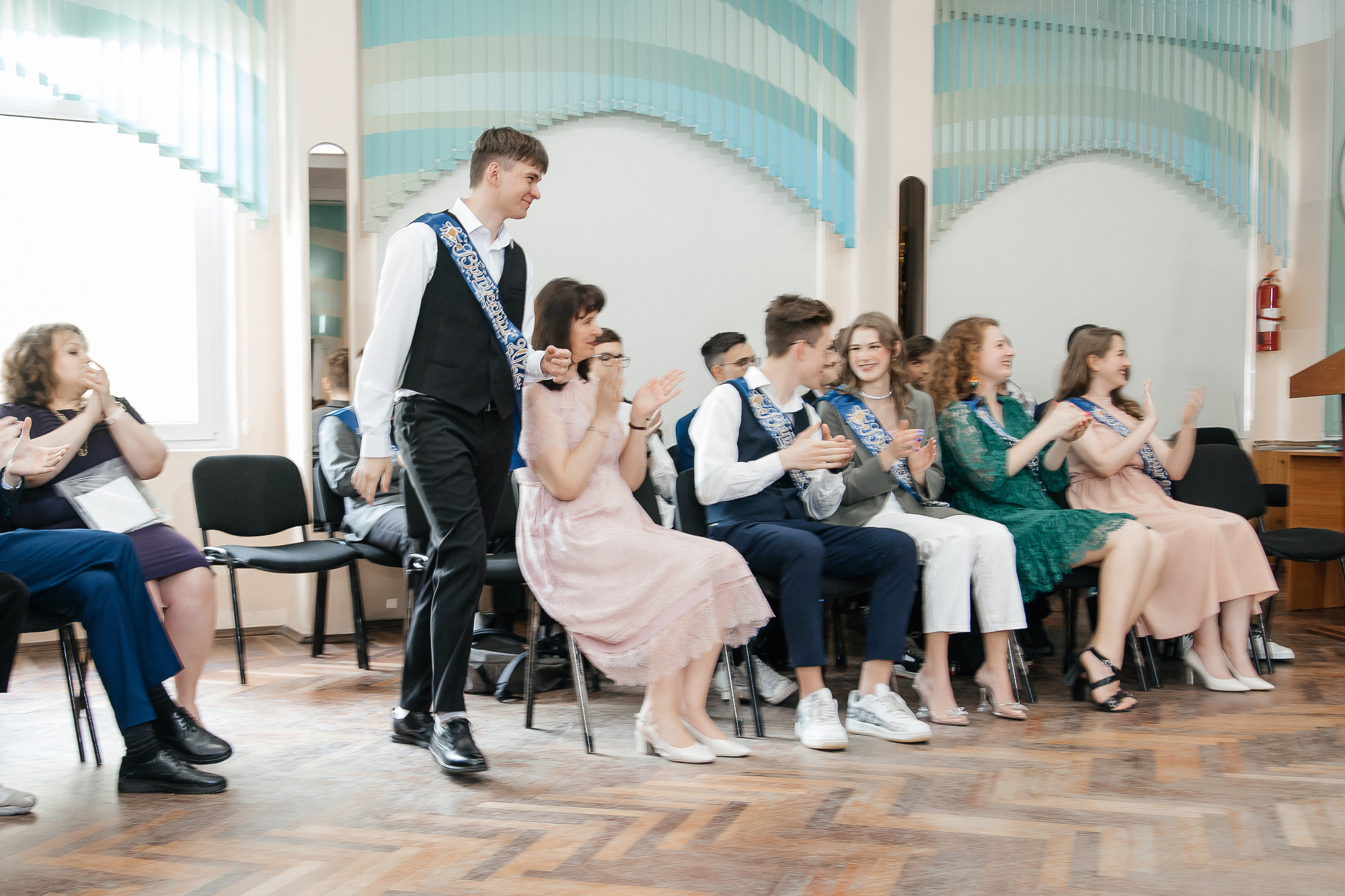 101 лицей — Вручение аттестатов (23 июня 2022). Свадебный и семейный фотограф Крамар Наталья