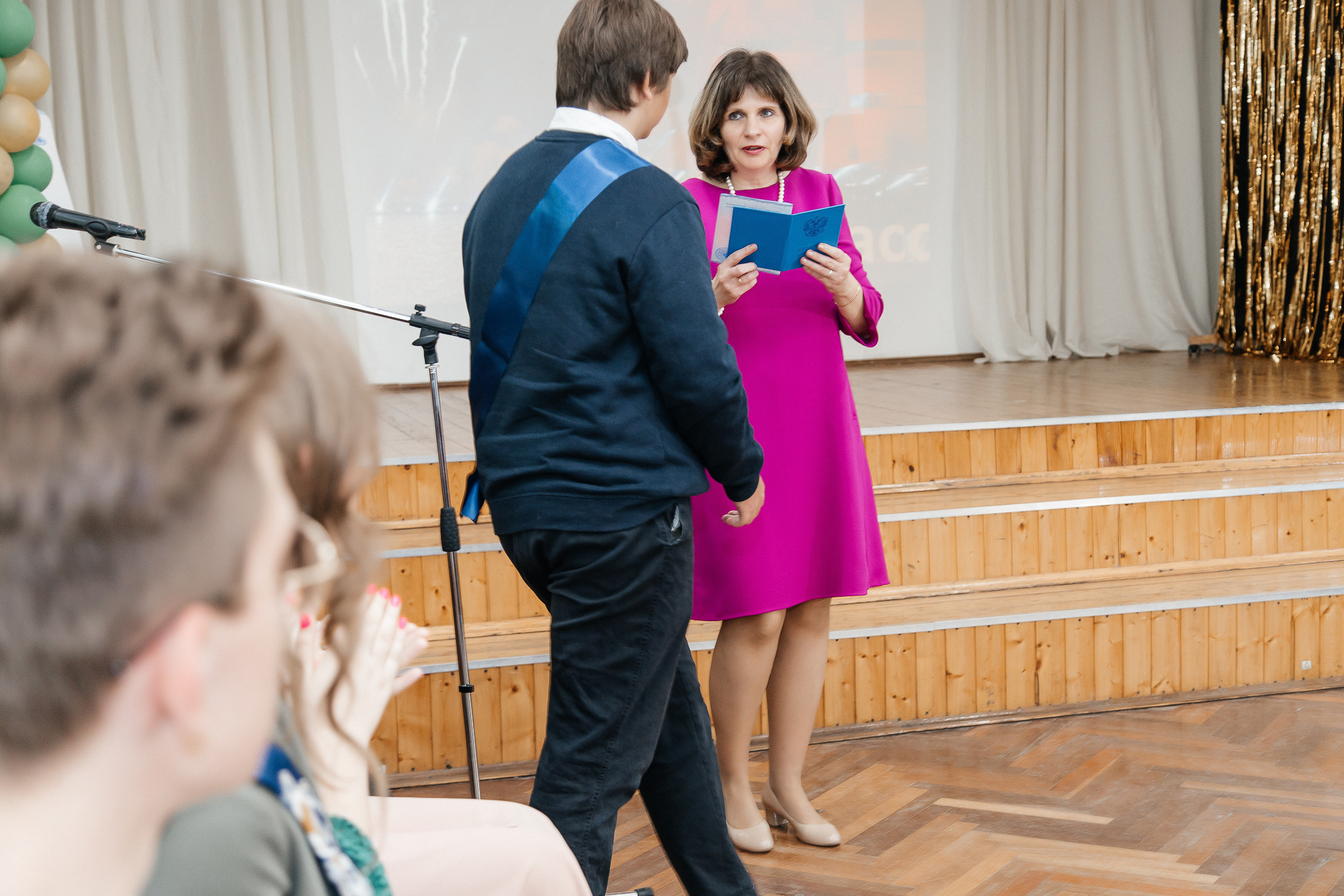 101 лицей — Вручение аттестатов (23 июня 2022). Свадебный и семейный фотограф Крамар Наталья