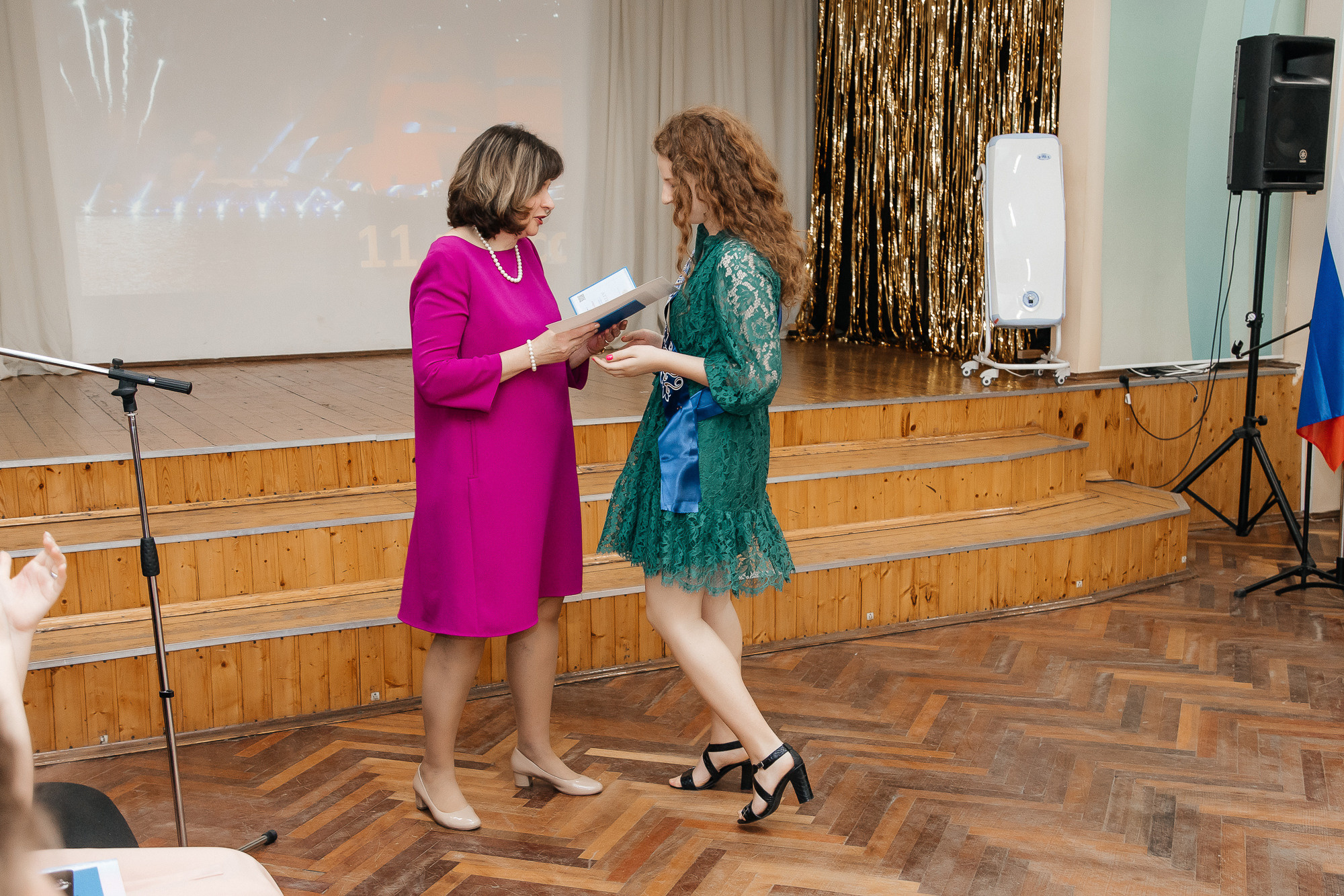 101 лицей — Вручение аттестатов (23 июня 2022). Свадебный и семейный фотограф Крамар Наталья