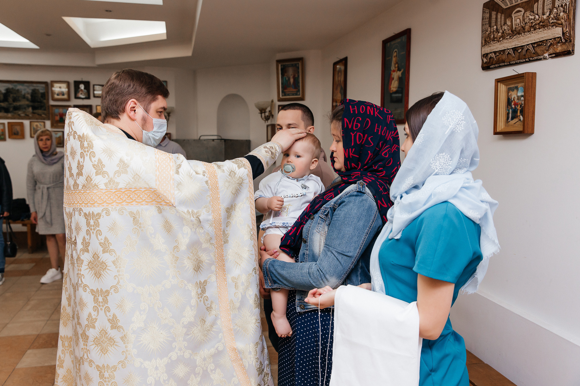 Таинство крещения Максима (21 мая 2022). Свадебный и семейный фотограф Крамар Наталья