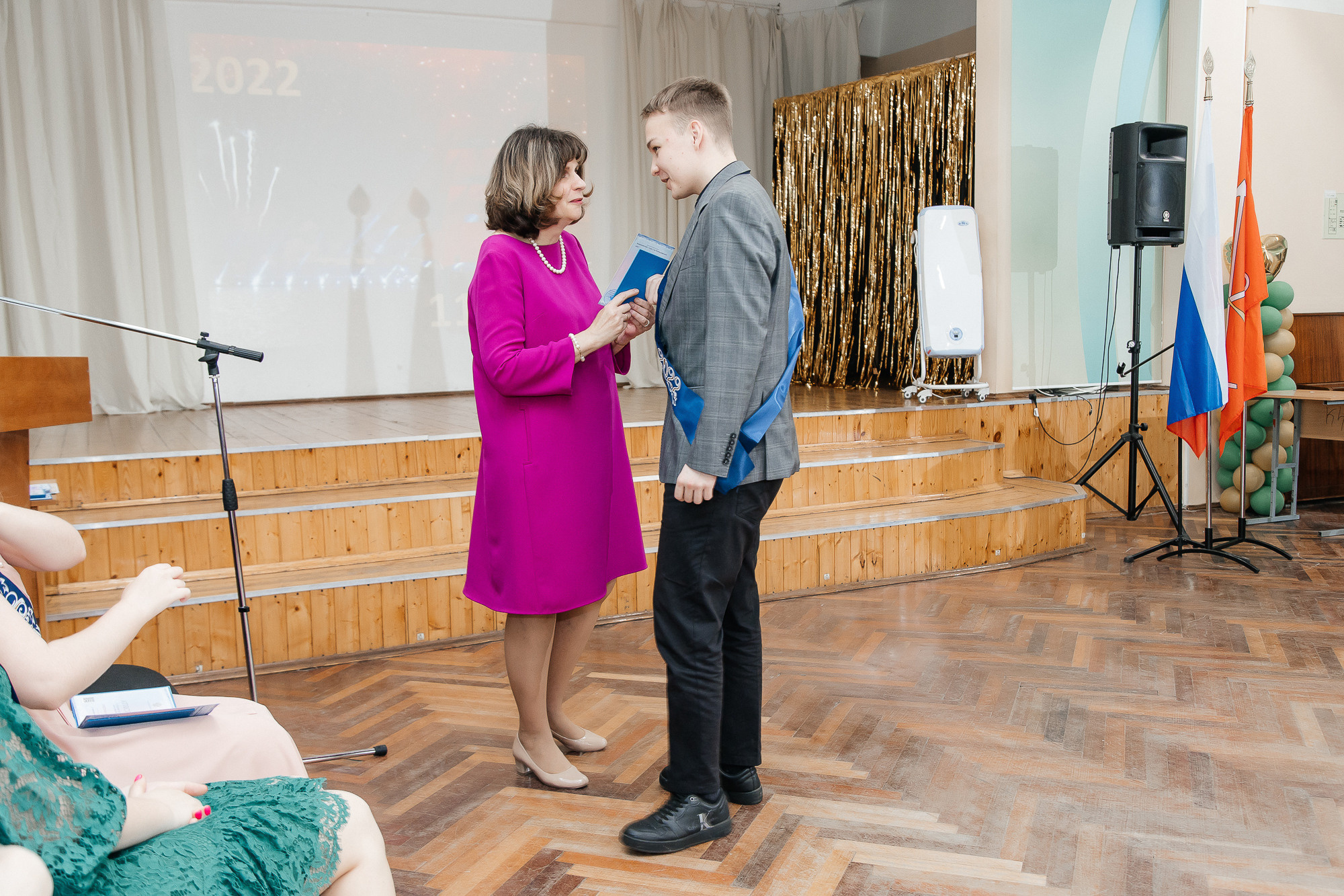 101 лицей — Вручение аттестатов (23 июня 2022). Свадебный и семейный фотограф Крамар Наталья