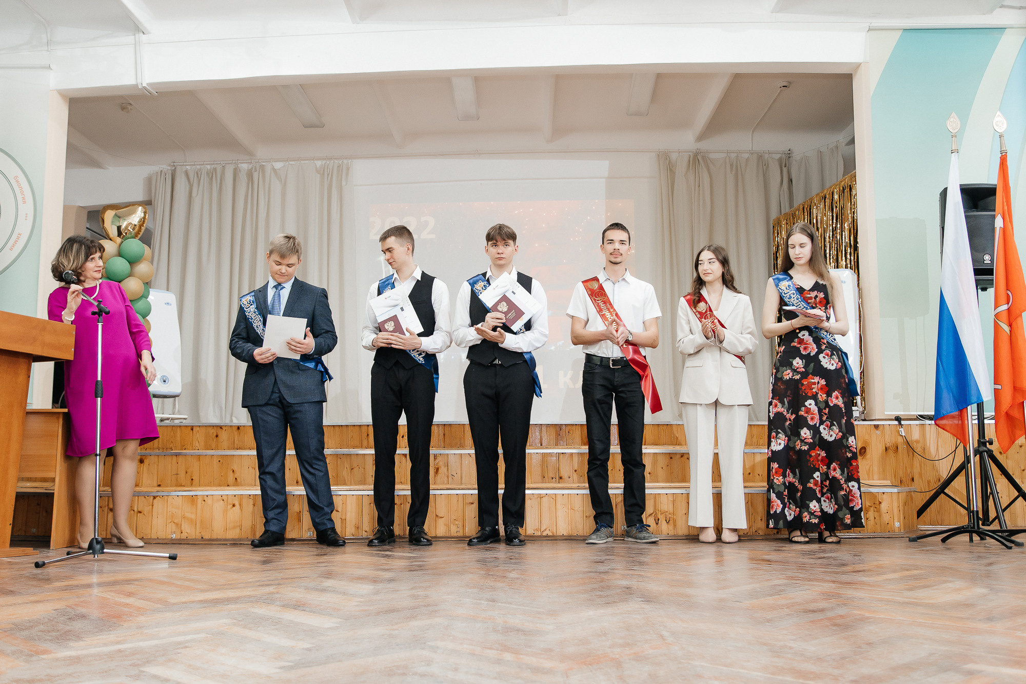 101 лицей — Вручение аттестатов (23 июня 2022). Свадебный и семейный фотограф Крамар Наталья