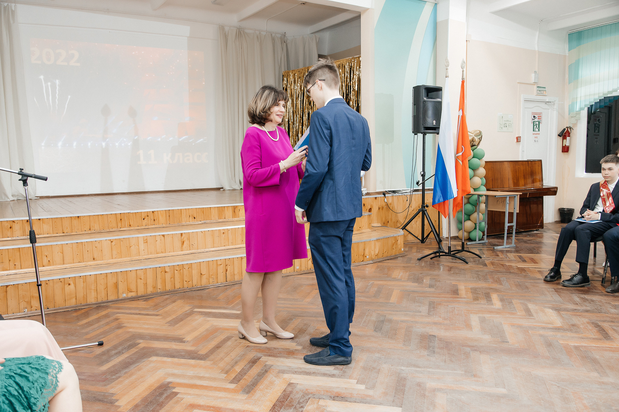 101 лицей — Вручение аттестатов (23 июня 2022). Свадебный и семейный фотограф Крамар Наталья