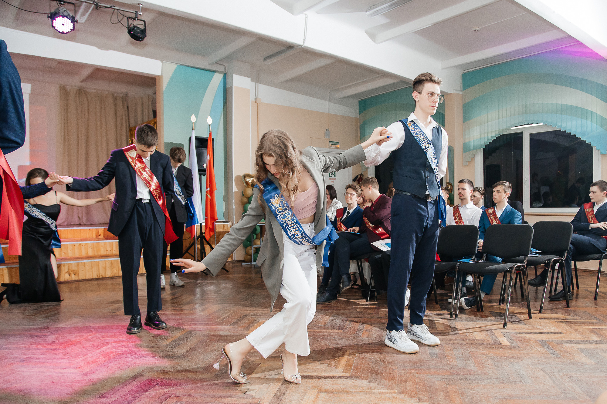 101 лицей — Вручение аттестатов (23 июня 2022). Свадебный и семейный фотограф Крамар Наталья