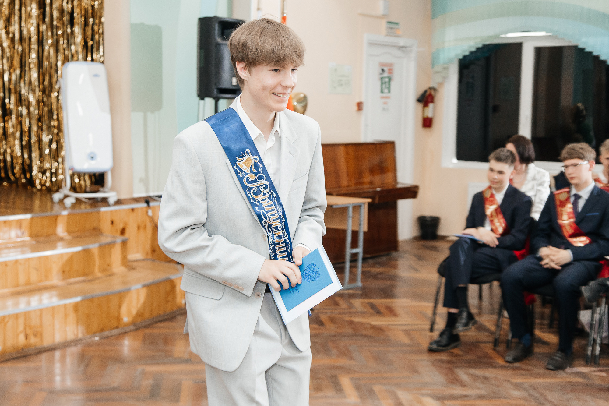 101 лицей — Вручение аттестатов (23 июня 2022). Свадебный и семейный фотограф Крамар Наталья